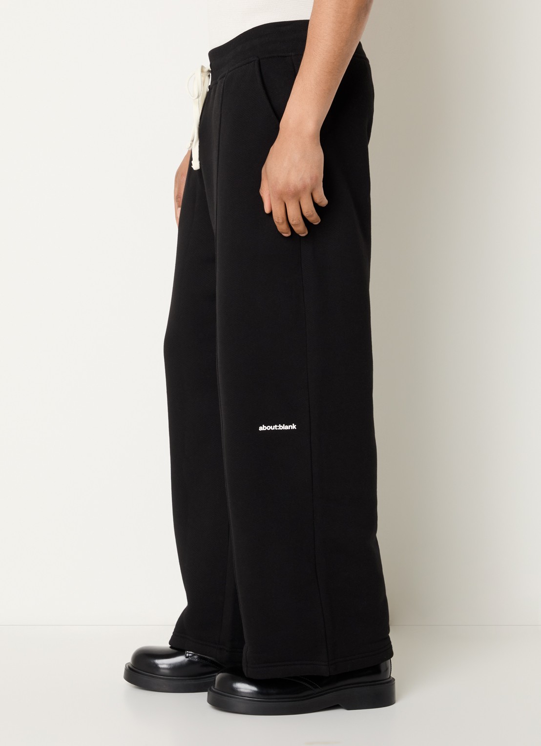 about:blank Wide fit broek met logo en steekzakken - detail 5 zwart