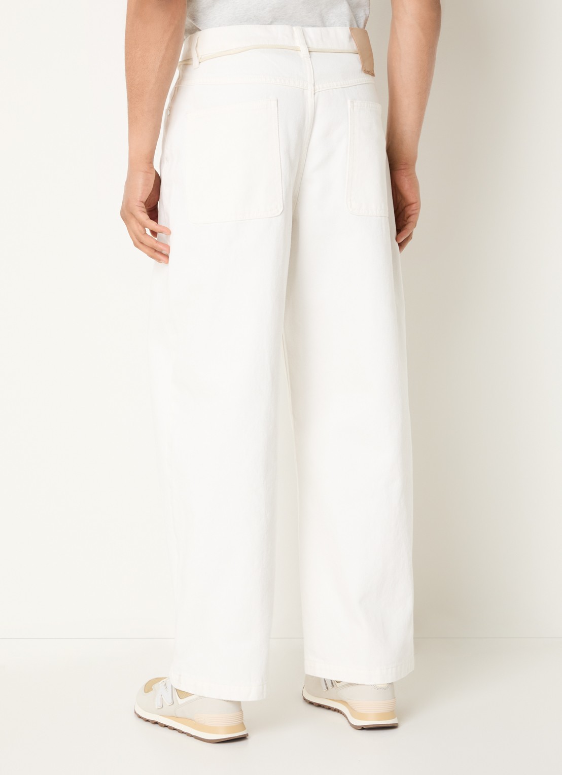 about:blank Wide fit jeans met gekleurde wassing en steekzakken - achterkant gebroken wit