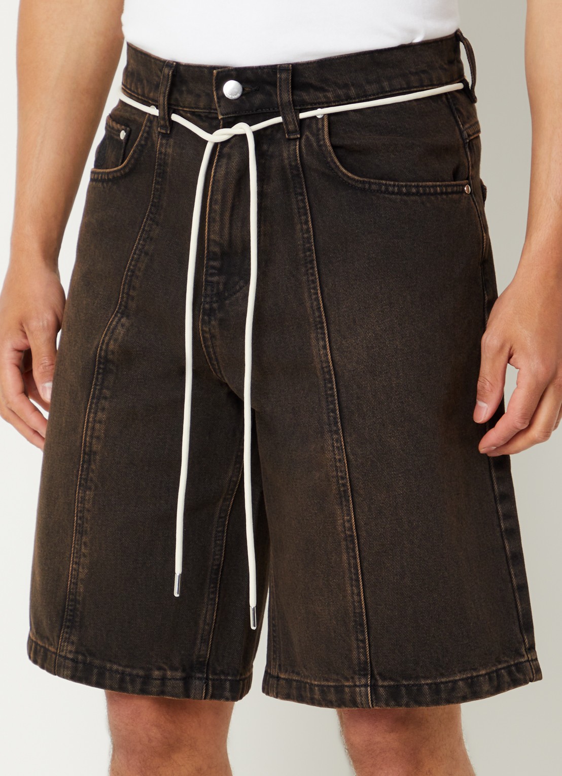about:blank Wide fit korte broek van denim met verwassen afwerking - detail 4 donkerbruin