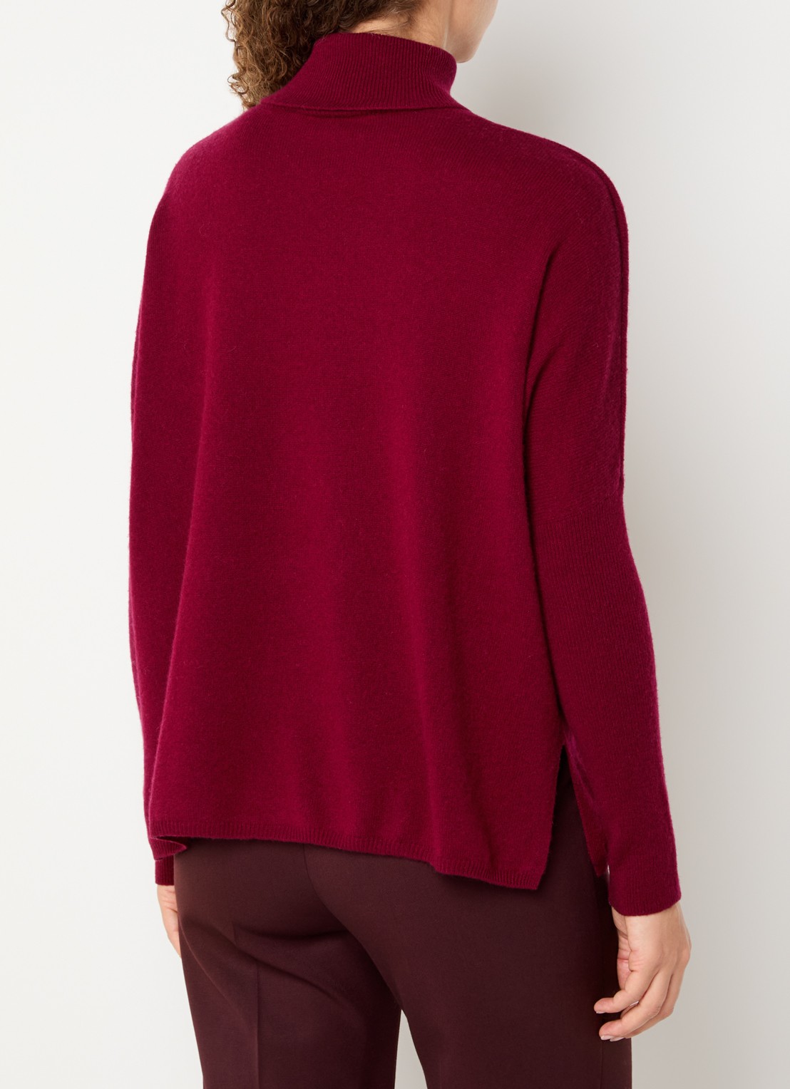Absolut Cashmere. Fijngebreide trui van kasjmier met col - achterkant donkerrood