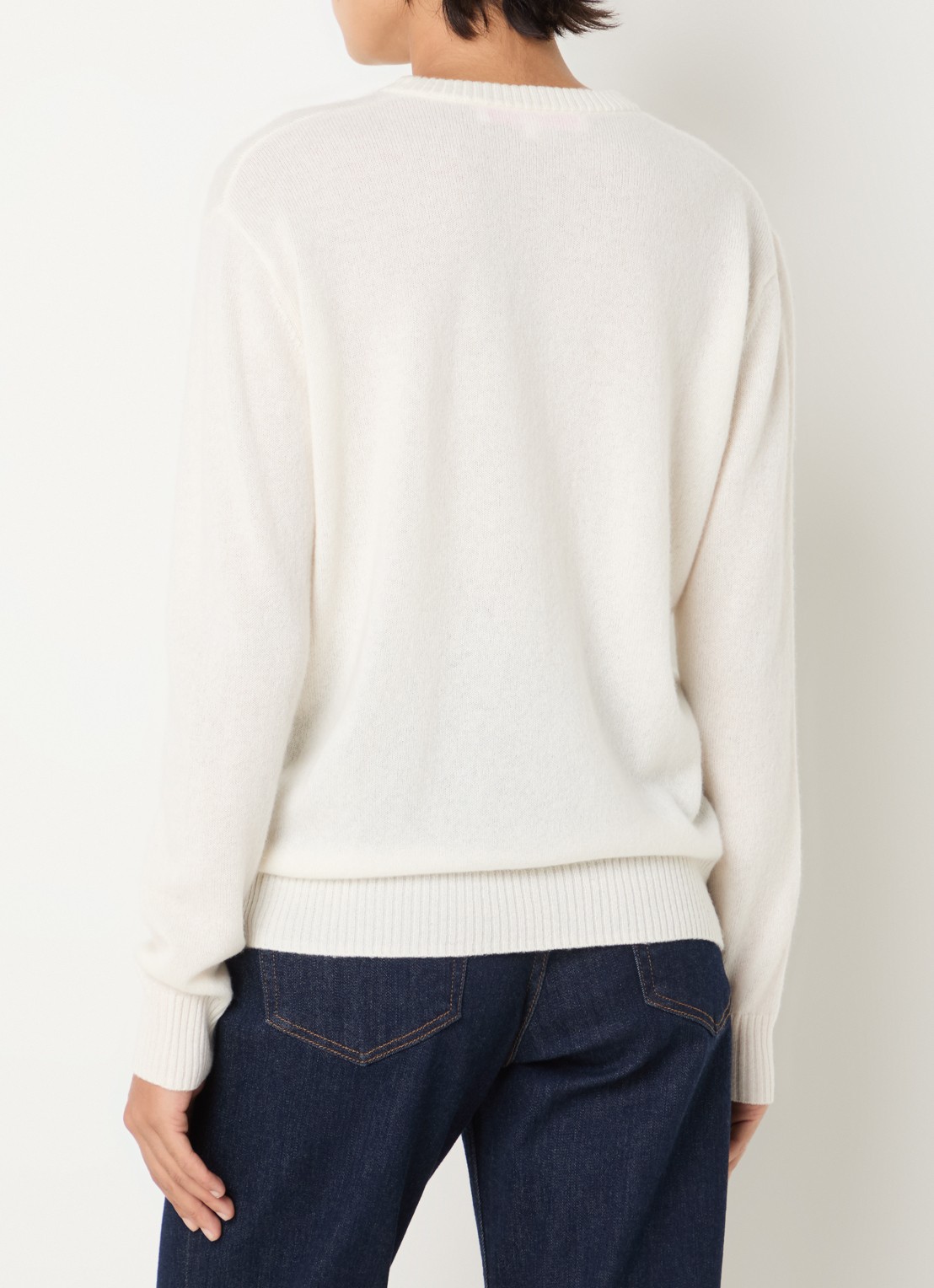 Absolut Cashmere. Ysee fijngebreide trui van kasjmier met ronde hals - achterkant 4 gebroken wit