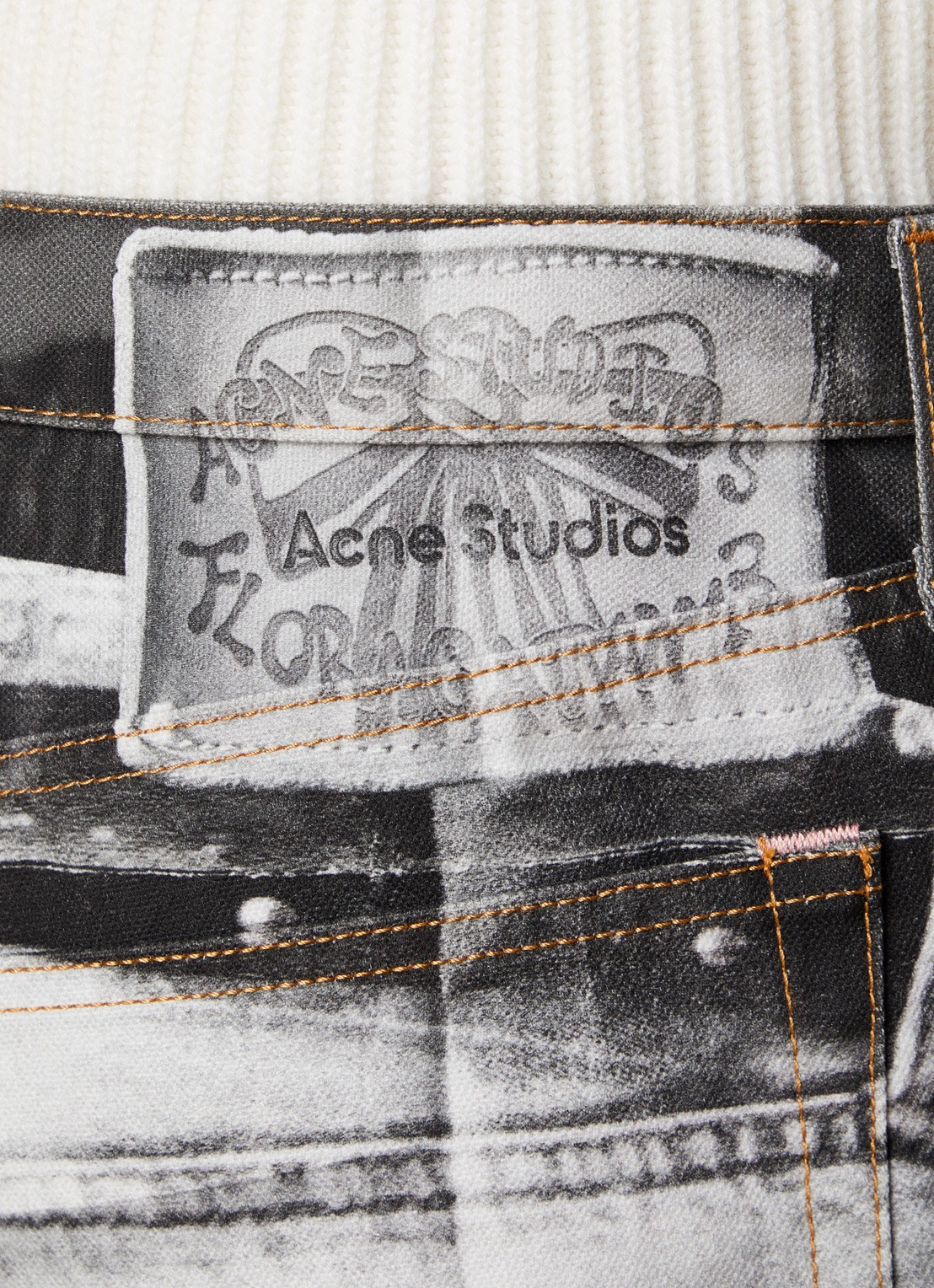 Acne Studios 1996M straight leg jeans met print en steekzakken - detail 3 zwart