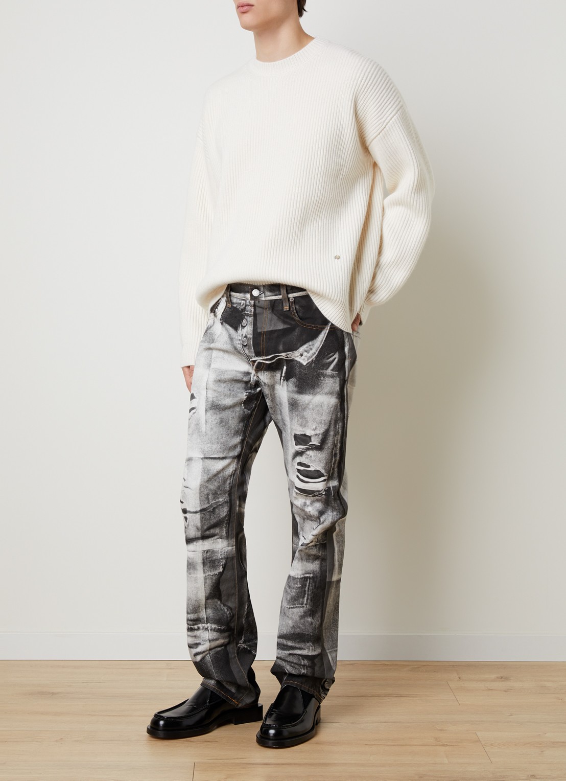 Acne Studios 1996M straight leg jeans met print en steekzakken - voorkant 6 zwart