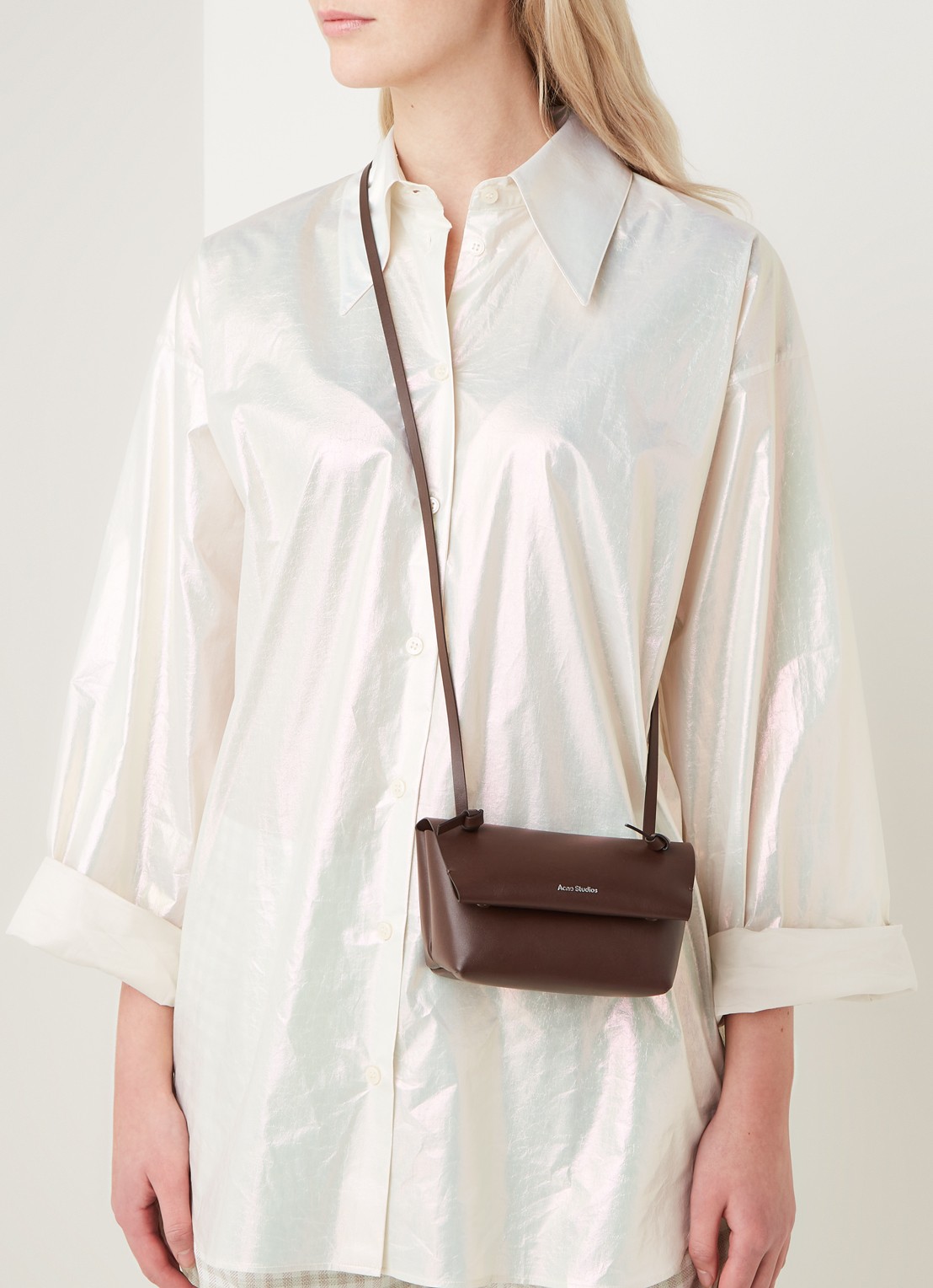 Acne Studios Alexandra Large crossbodytas van leer - voorkant 3 donkerbruin
