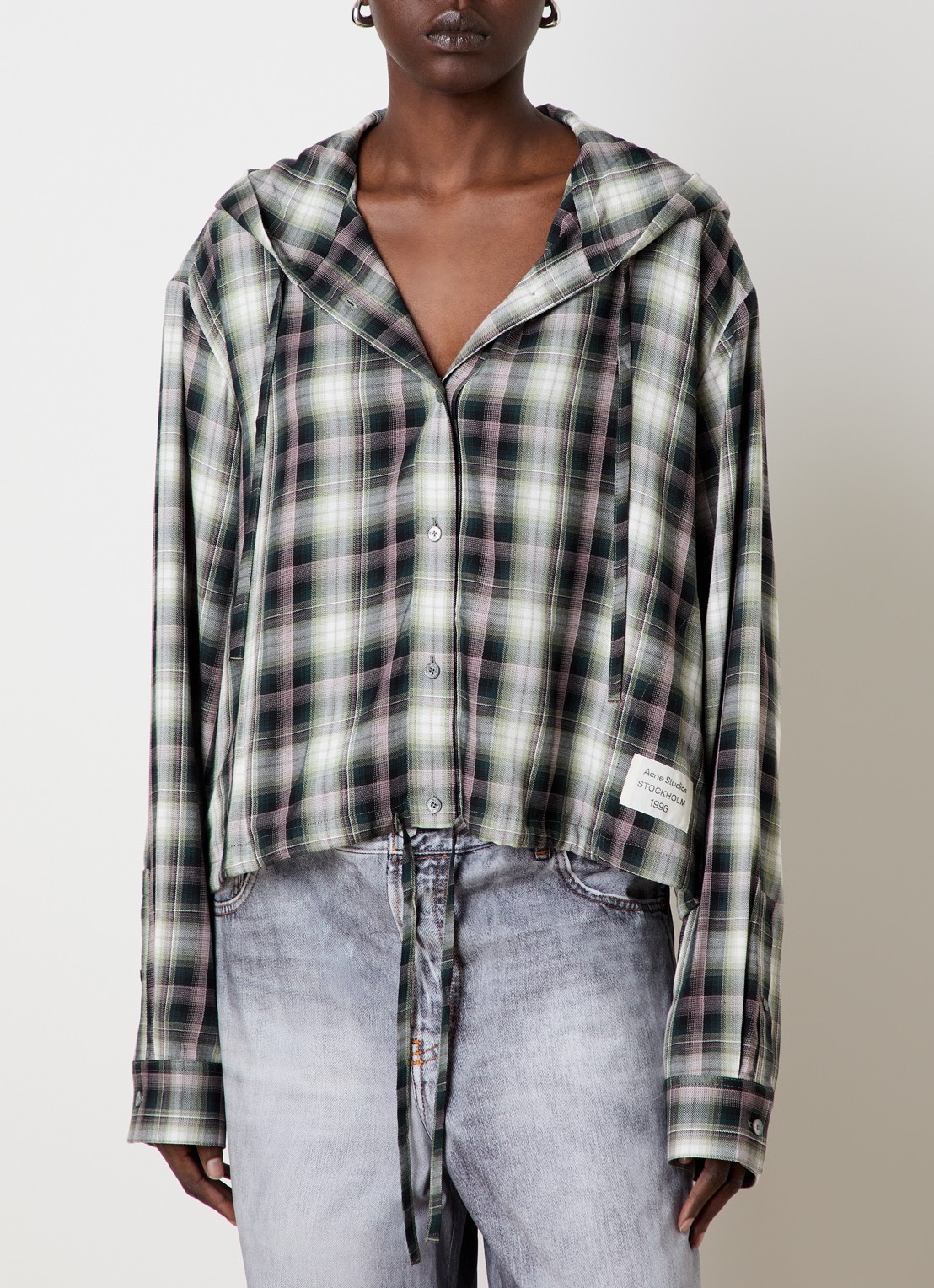 Acne Studios Blouse met ruitdessin en capuchon - detail zwart