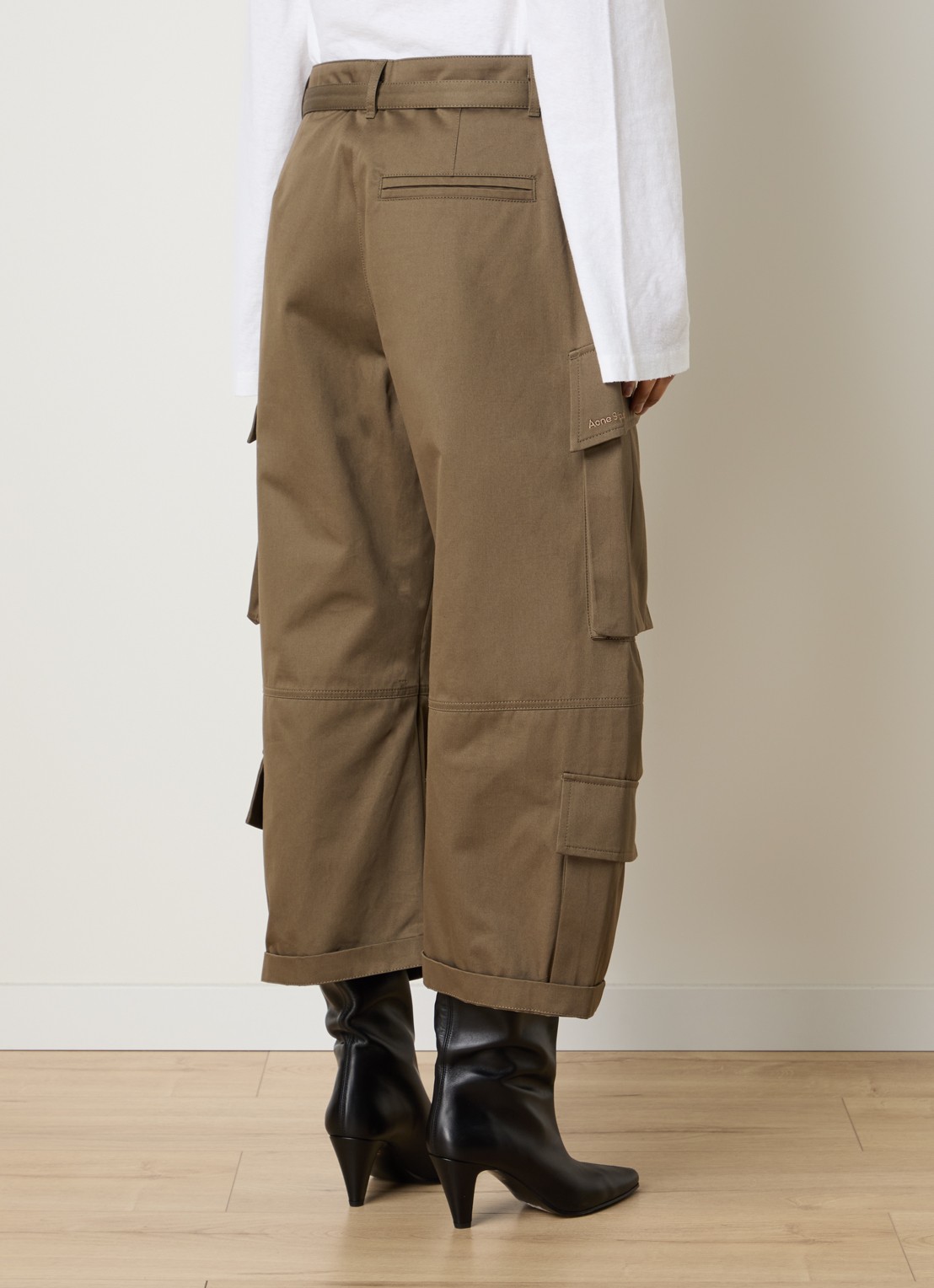 Acne Studios Cropped high waist loose fit cargobroek met steekzakken - achterkant 5 legergroen