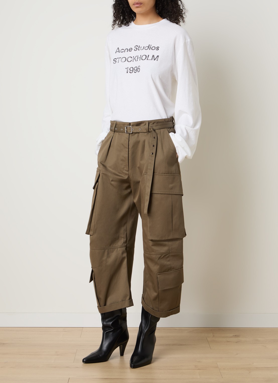 Acne Studios Cropped high waist loose fit cargobroek met steekzakken - voorkant 2 legergroen