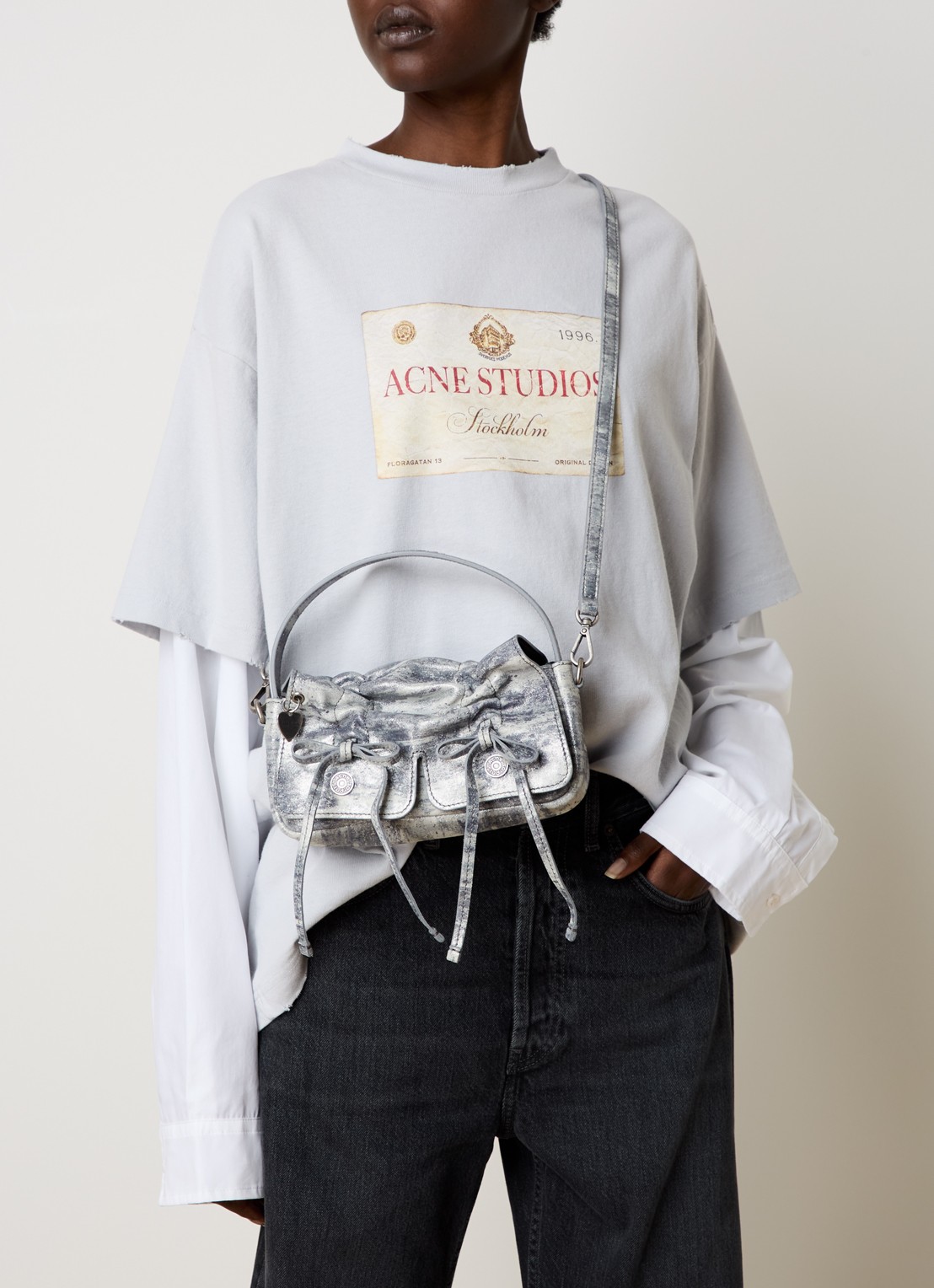 Acne Studios Crossbodytas van kalfsleer met afneembare schouderriem - voorkant 5 grijs
