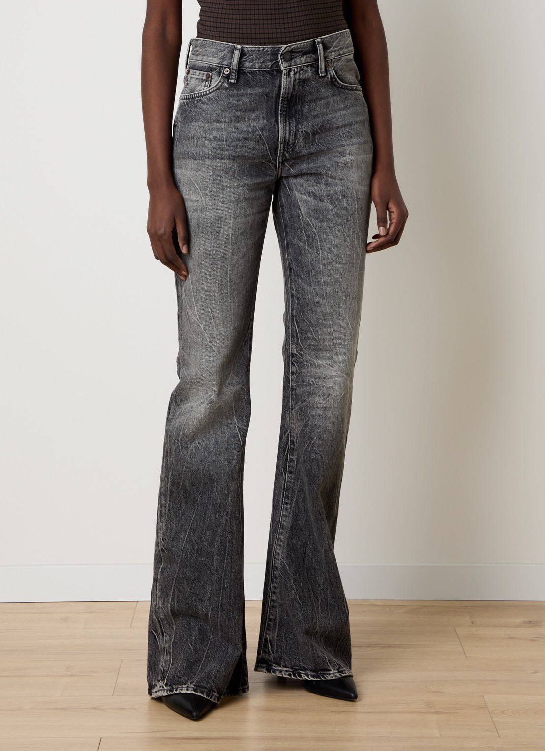 Acne Studios High waist flared jeans met gekleurde wassing - detail 2 grijs