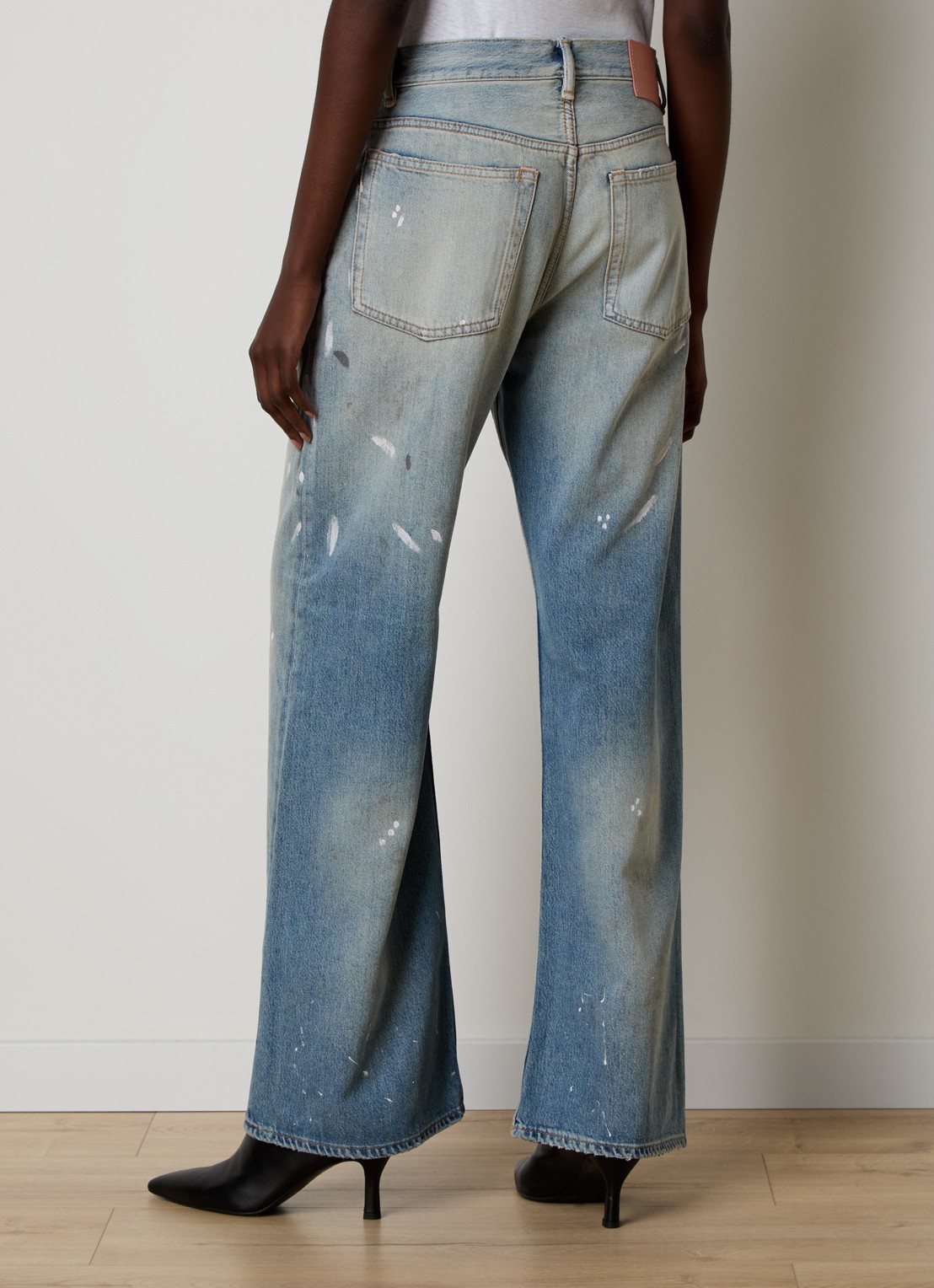 Acne Studios High waist flared jeans met lichte wassing - achterkant indigo