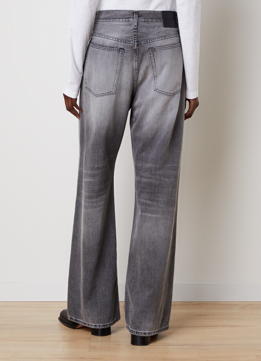 Acne Studios High waist loose fit jeans met gekleurde wassing - achterkant 6 grijs
