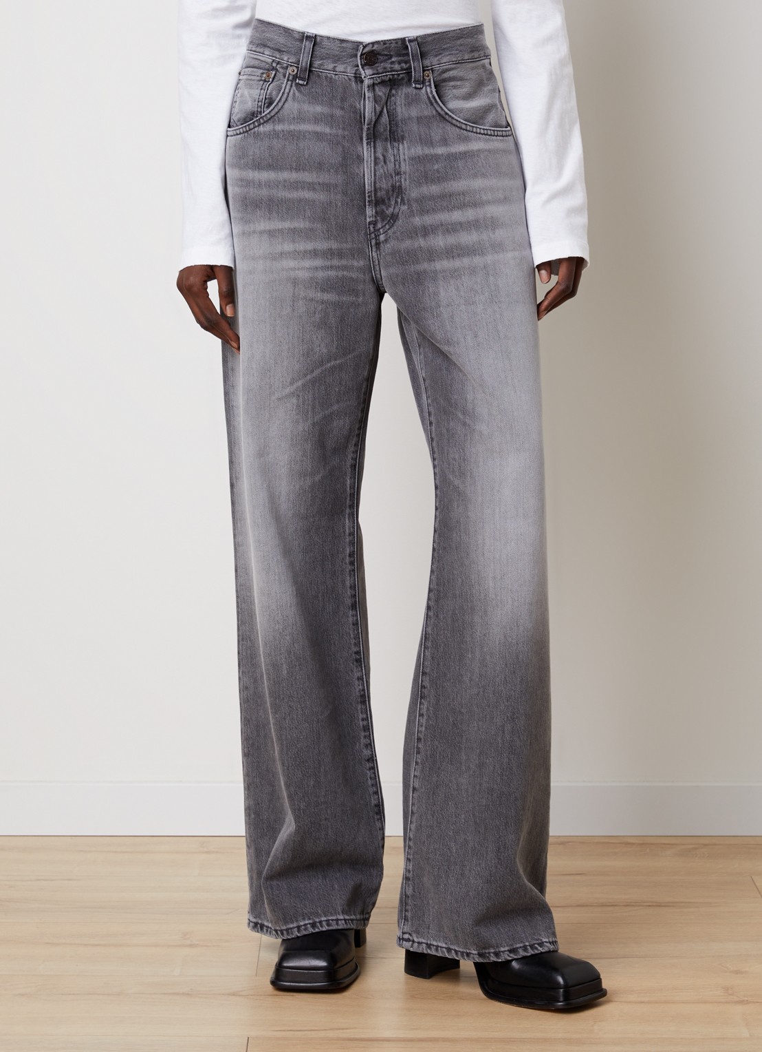 Acne Studios High waist loose fit jeans met gekleurde wassing - detail grijs