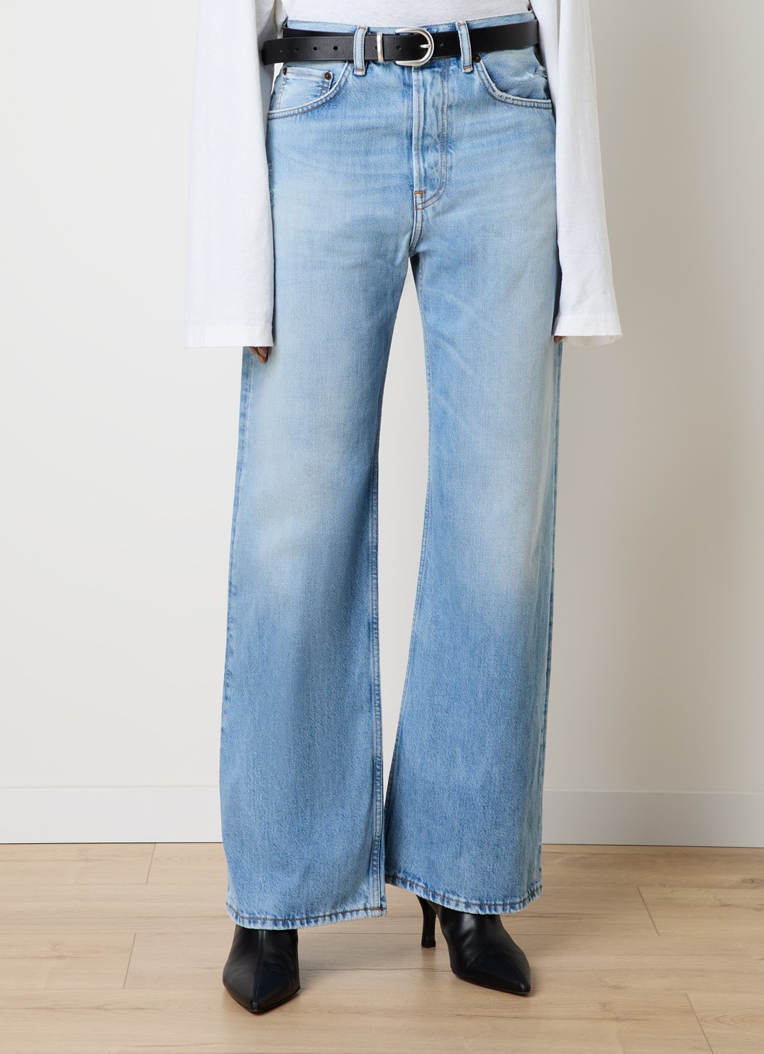 Acne Studios High waist loose fit jeans met lichte wassing - detail 4 indigo
