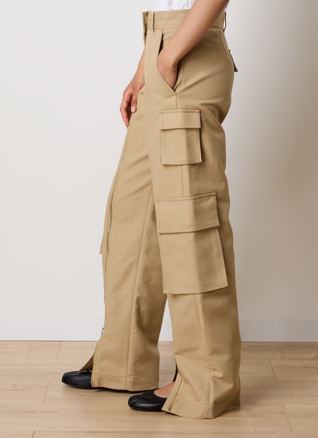 Acne Studios High waist wide fit cargobroek met ritsdetail - detail 5 beige