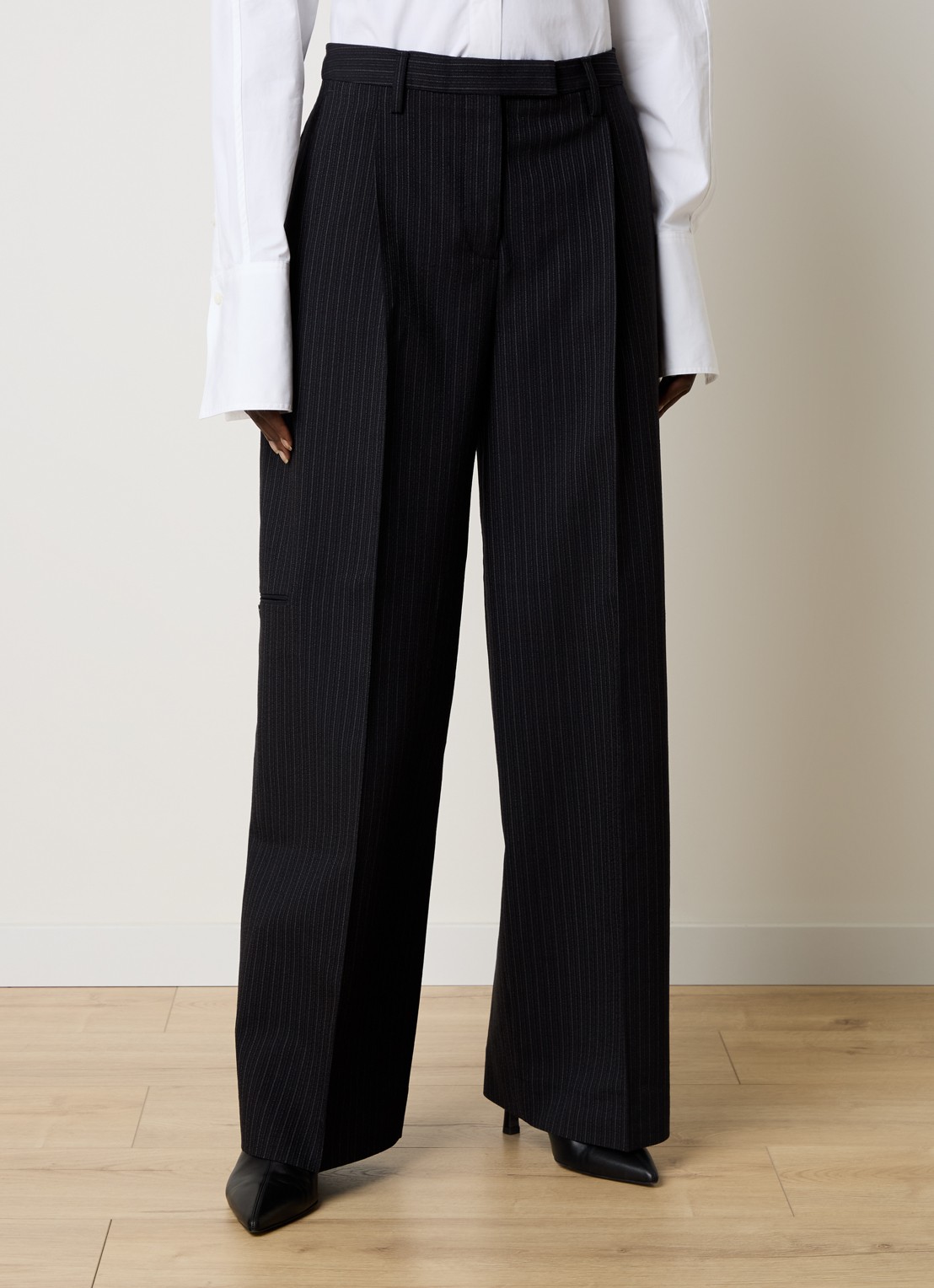 Acne Studios High waist wide fit pantalon in wolblend met krijtstreep - detail 2 zwart