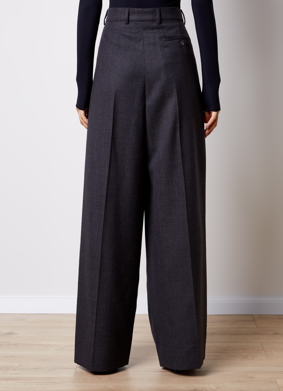 Acne Studios High waist wide fit pantalon in wolblend met overslag  - achterkant antraciet