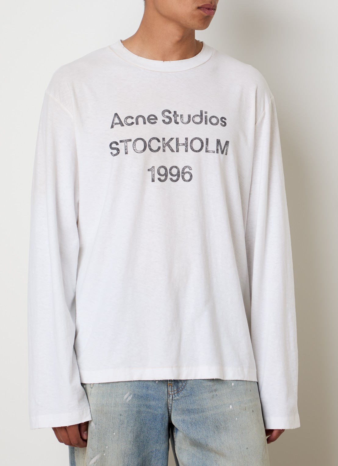 Acne Studios Longsleeve met logoprint en verwassen afwerking - detail gebroken wit