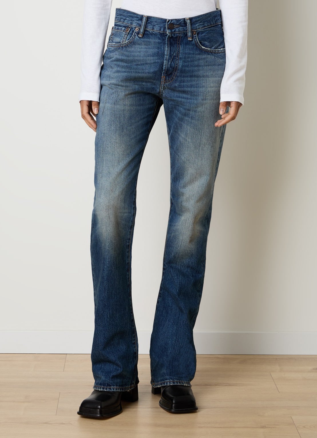 Acne Studios Low waist slim fit jeans met medium wassing - detail 4 indigo