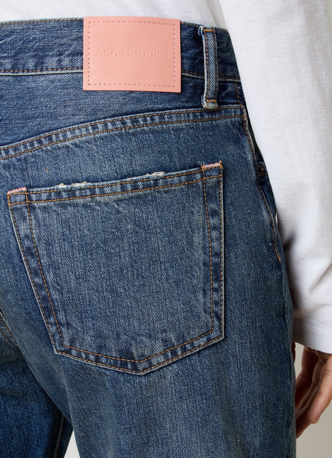 Acne Studios Low waist slim fit jeans met medium wassing - detail 6 indigo