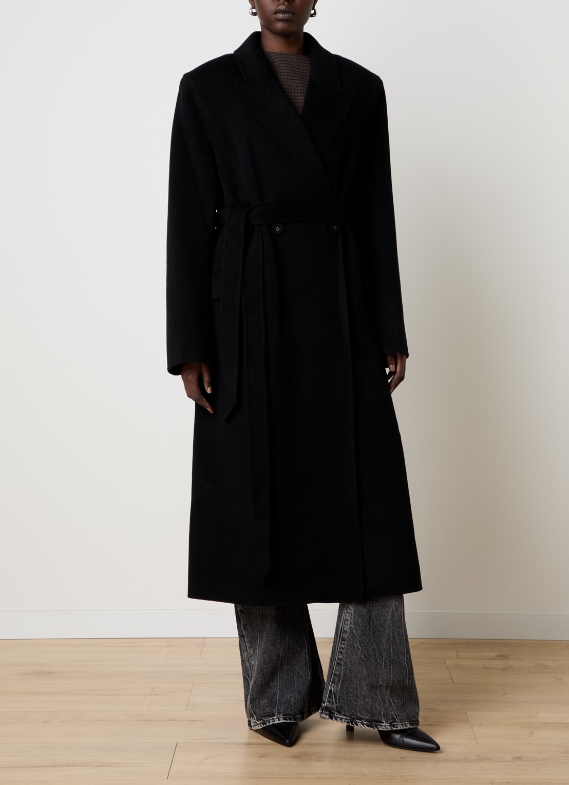 Acne Studios Mantel in kasjmierblend met strikceintuur - detail 3 zwart