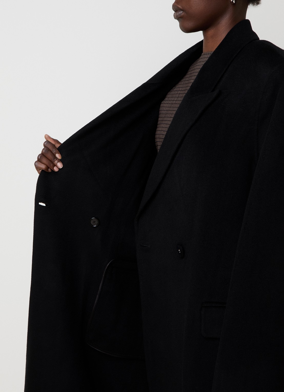 Acne Studios Mantel in kasjmierblend met strikceintuur - detail 4 zwart