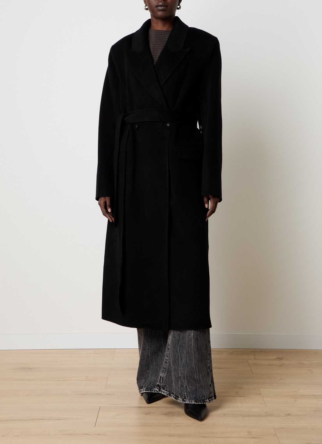 Acne Studios Mantel in kasjmierblend met strikceintuur - voorkant 2 zwart