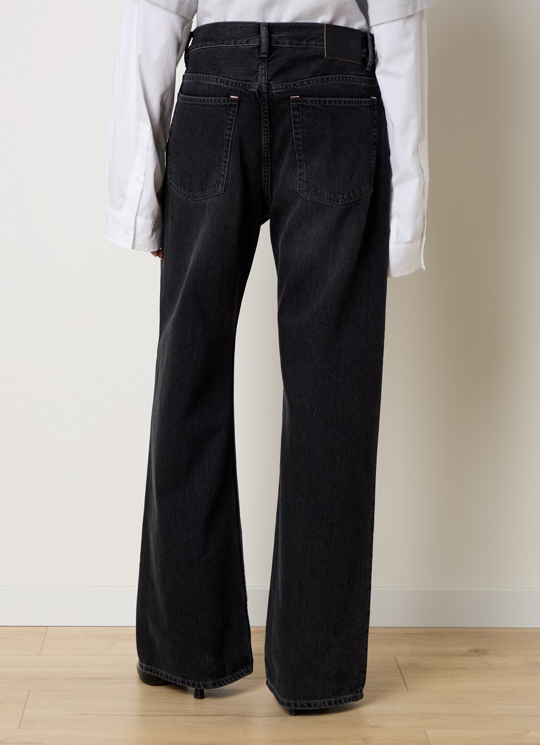 Acne Studios Mid waist wide leg jeans met gekleurde wassing - achterkant antraciet