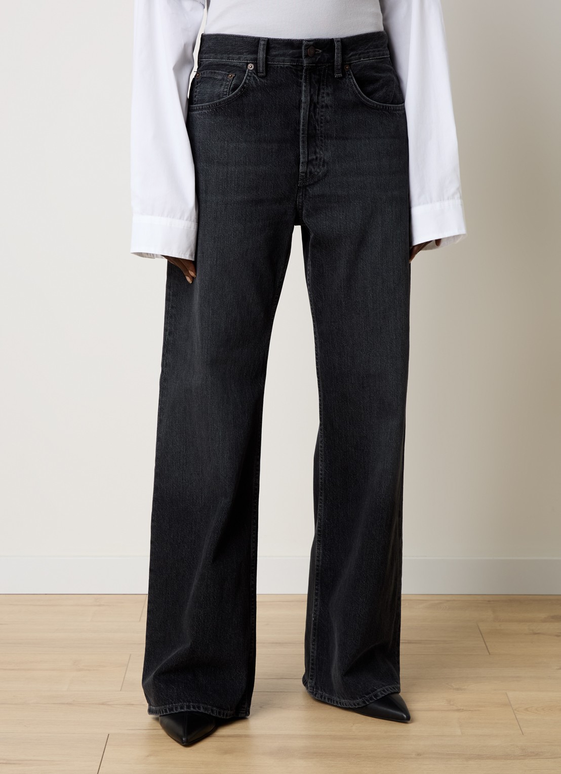 Acne Studios Mid waist wide leg jeans met gekleurde wassing - detail 4 antraciet
