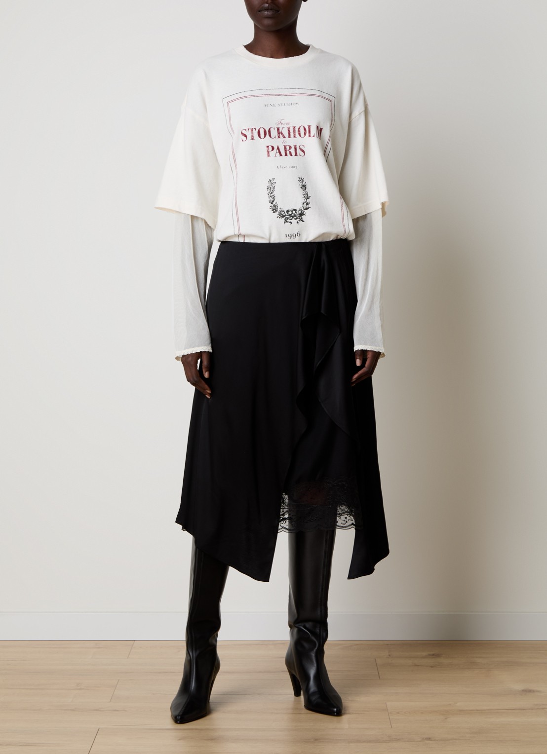 Acne Studios Minirok van satijn met details van kant - voorkant 2 zwart