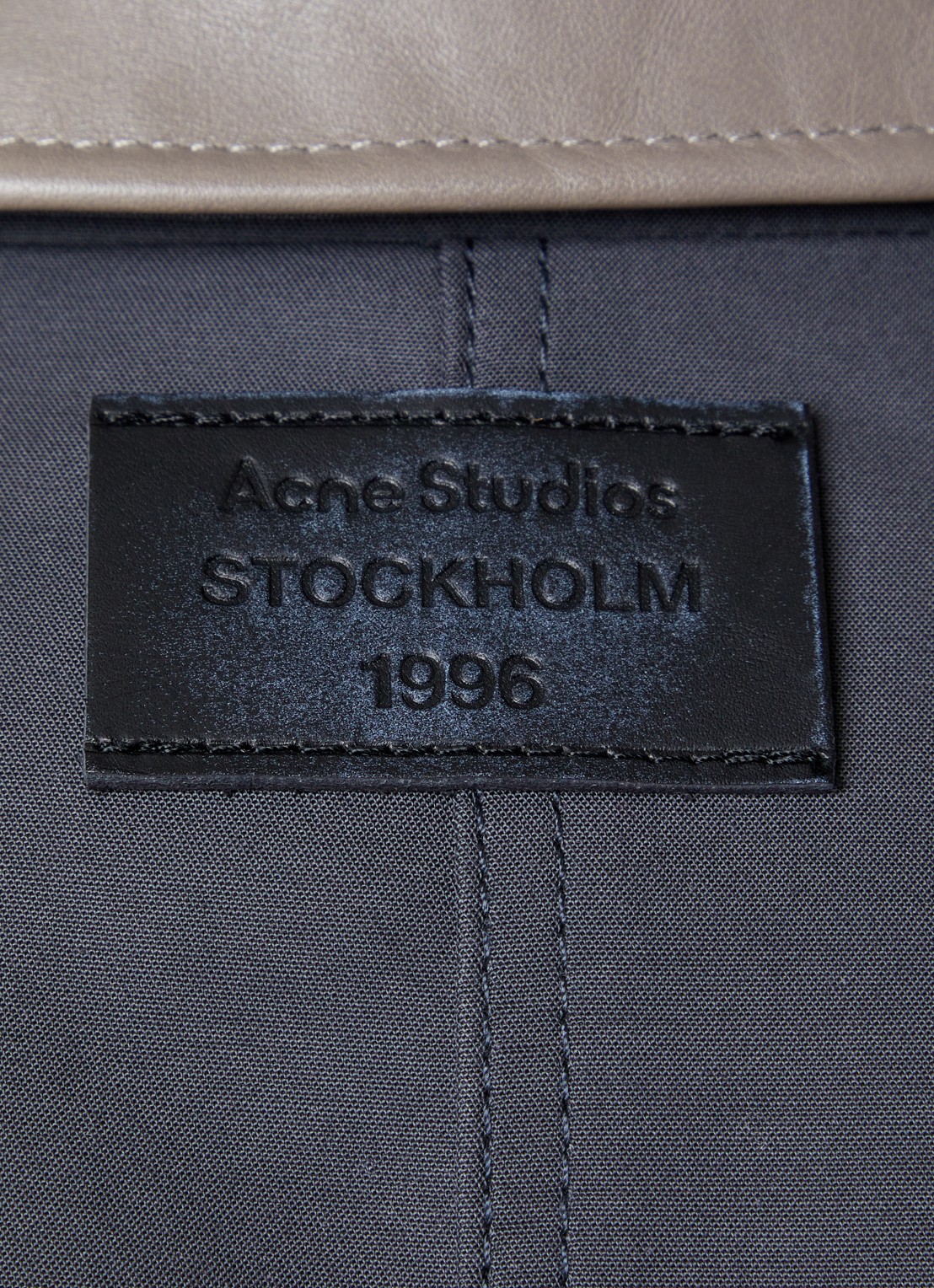 Acne Studios Opado gewatteerd bomberjack met kraag van leer - detail 6 donkergrijs