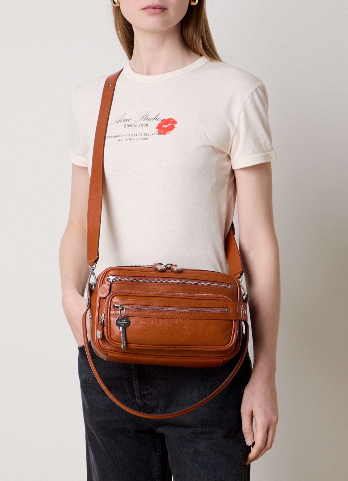 Acne Studios Schoudertas van kalfsleer met afneembare schouderriem - voorkant 6 oranjebruin