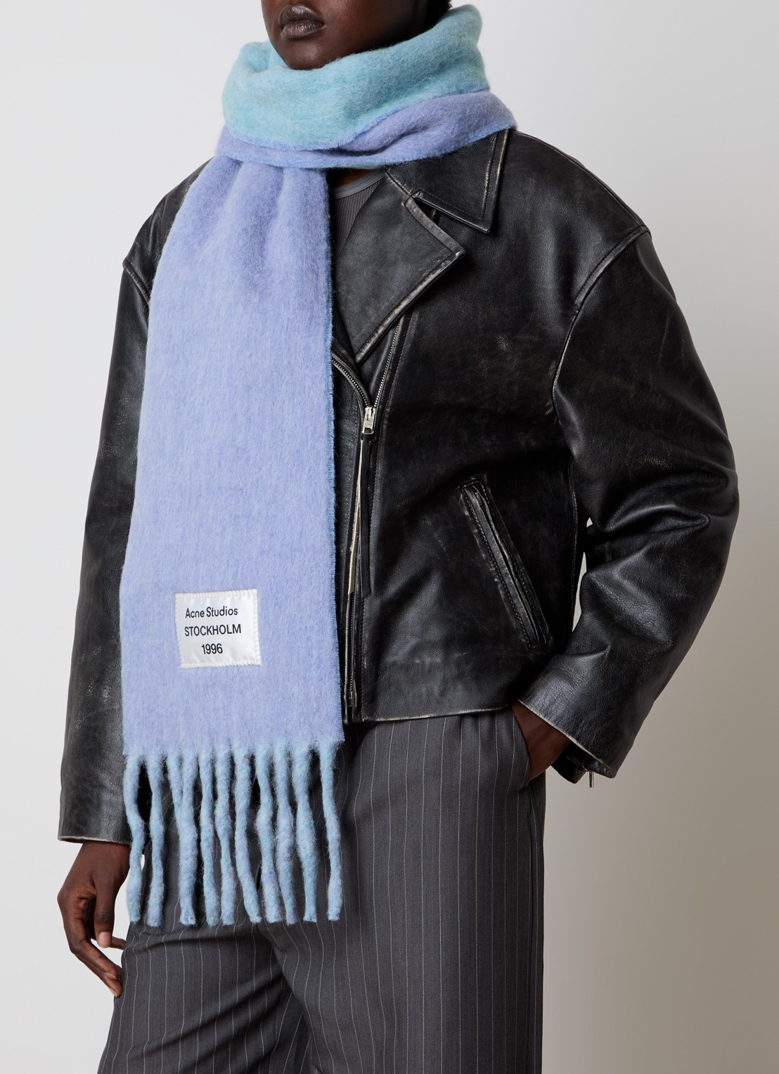 Acne Studios Sjaal in alpaca wolblend 250 x 25 cm - voorkant 3 blauwgrijs