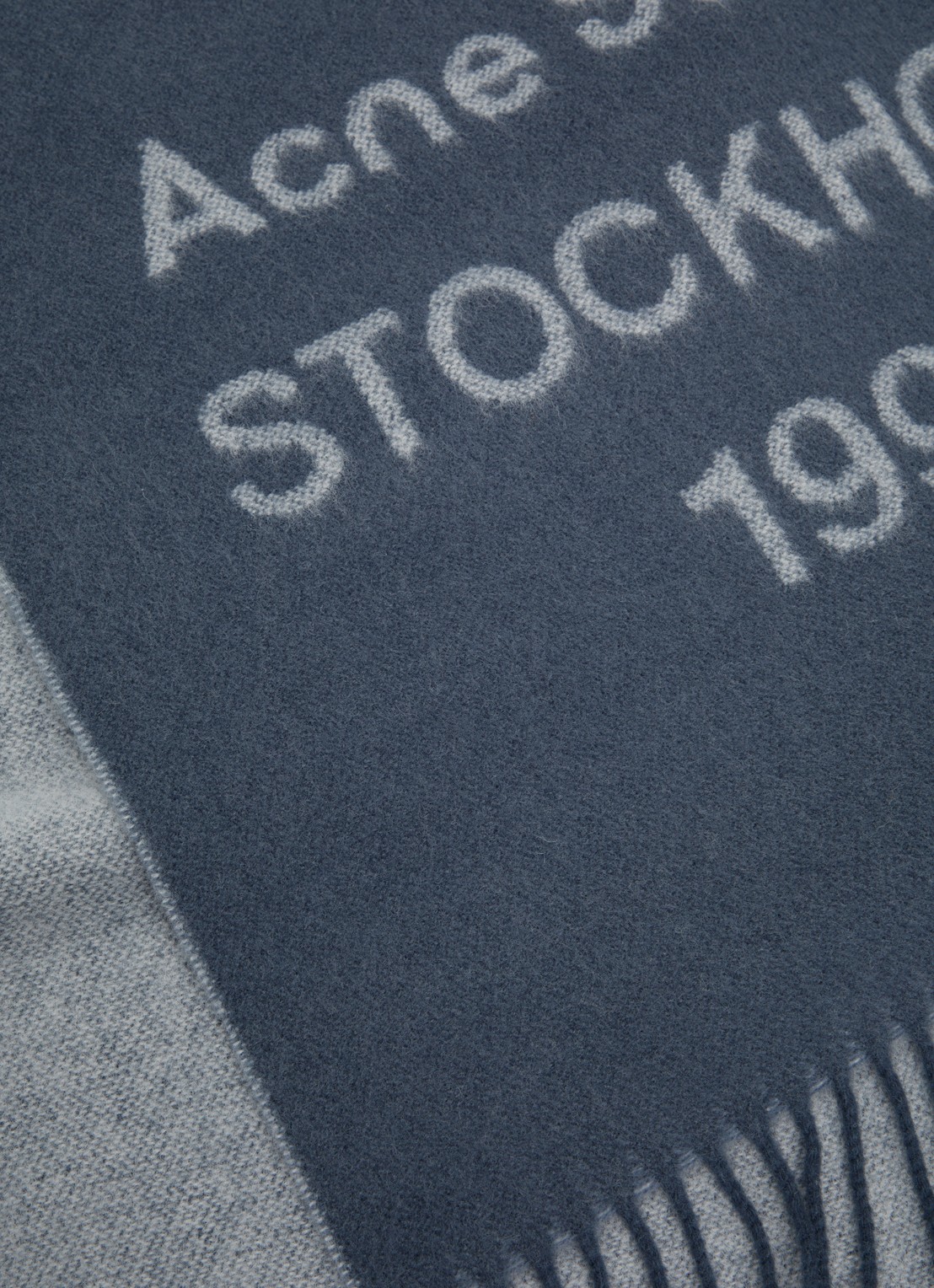 Acne Studios Sjaal van wol met logoprint 200 x 43 cm - detail blauwgrijs