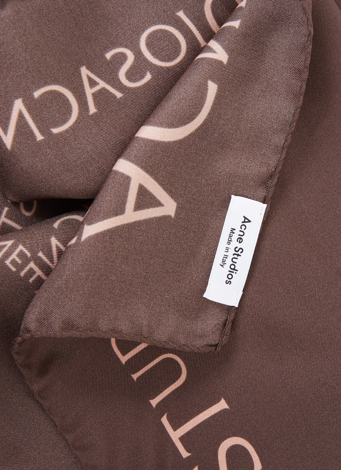 Acne Studios Sjaal van zijde met logoprint 64 x 64 cm  - detail donkerbruin
