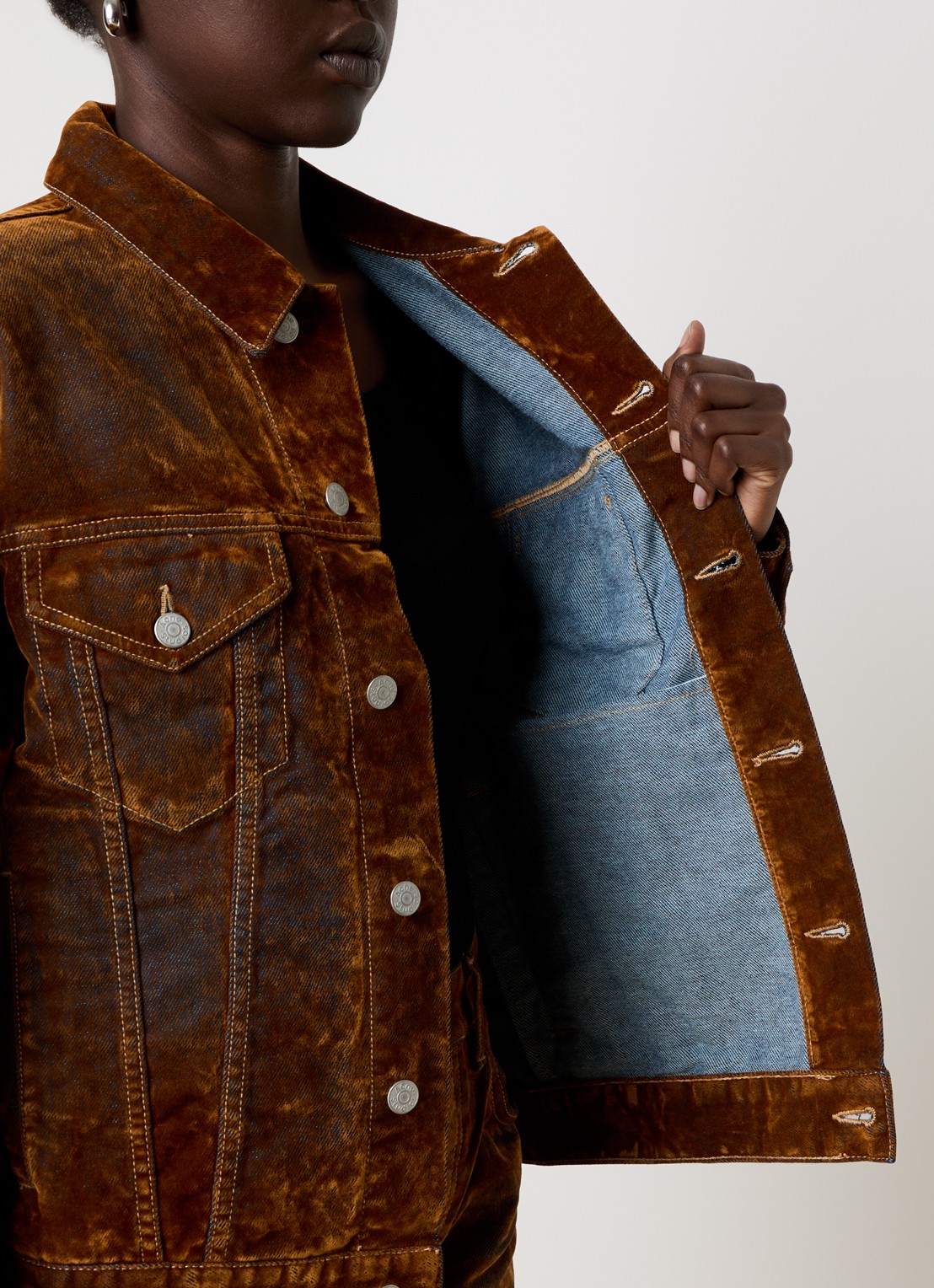 Acne Studios Spijkerjas van fluweel met steekzakken - detail 5 bruin