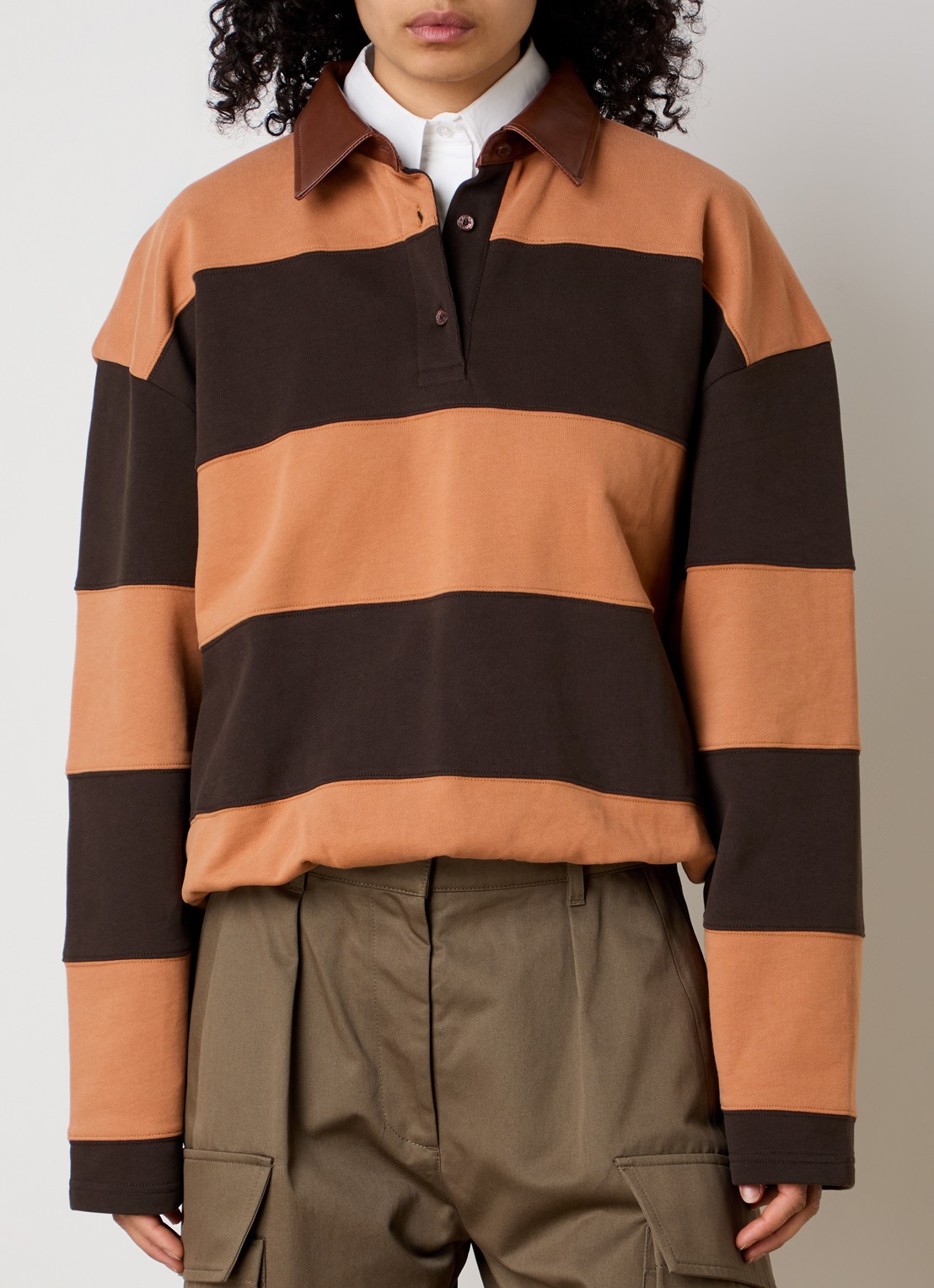 Acne Studios Sweater met streepprint en polokraag - detail 4 donkerbruin