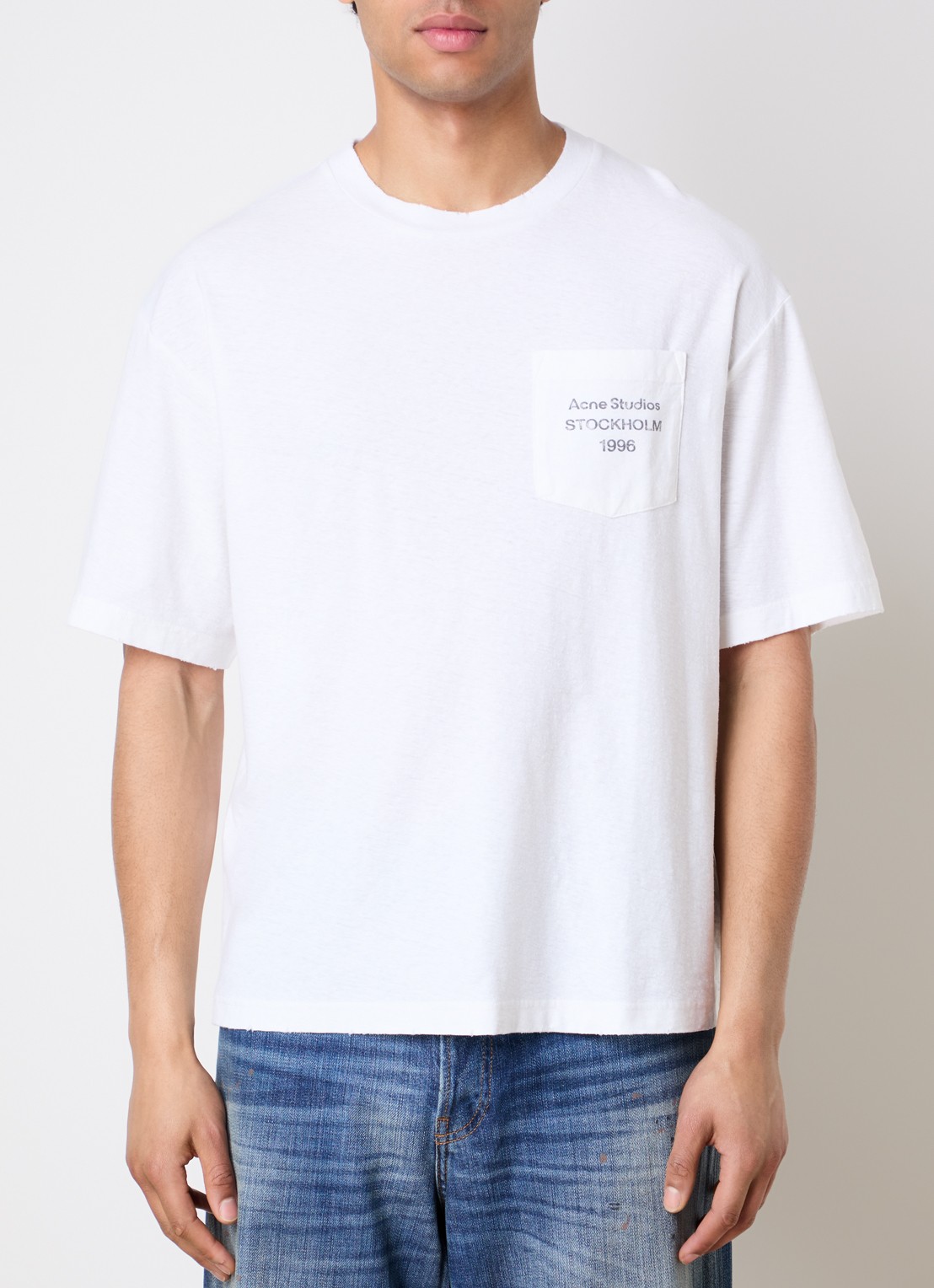 Acne Studios T-shirt met logo en borstzak - detail 2 gebroken wit
