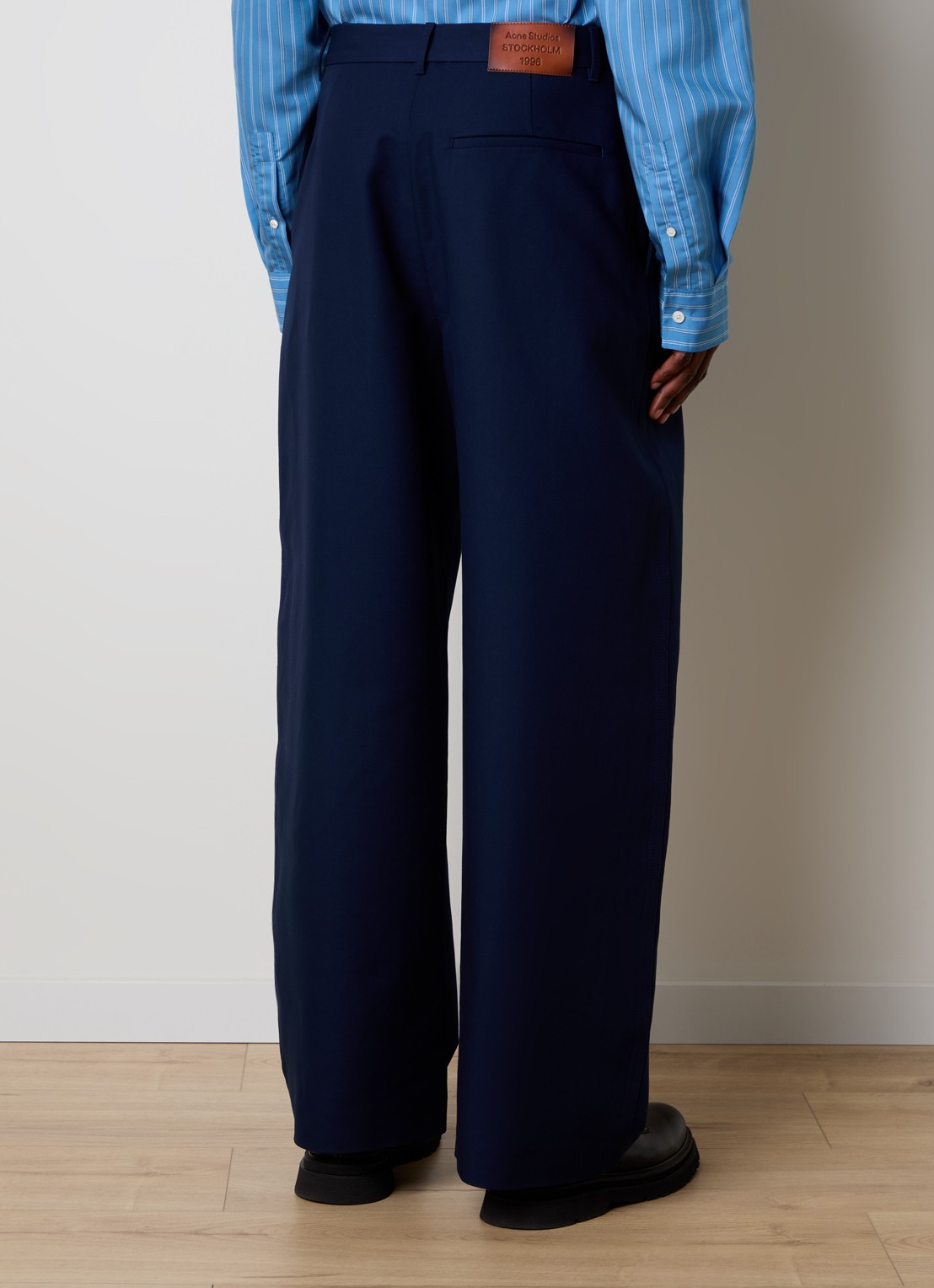 Acne Studios Wide fit chino met steekzakken - achterkant 4 donkerblauw