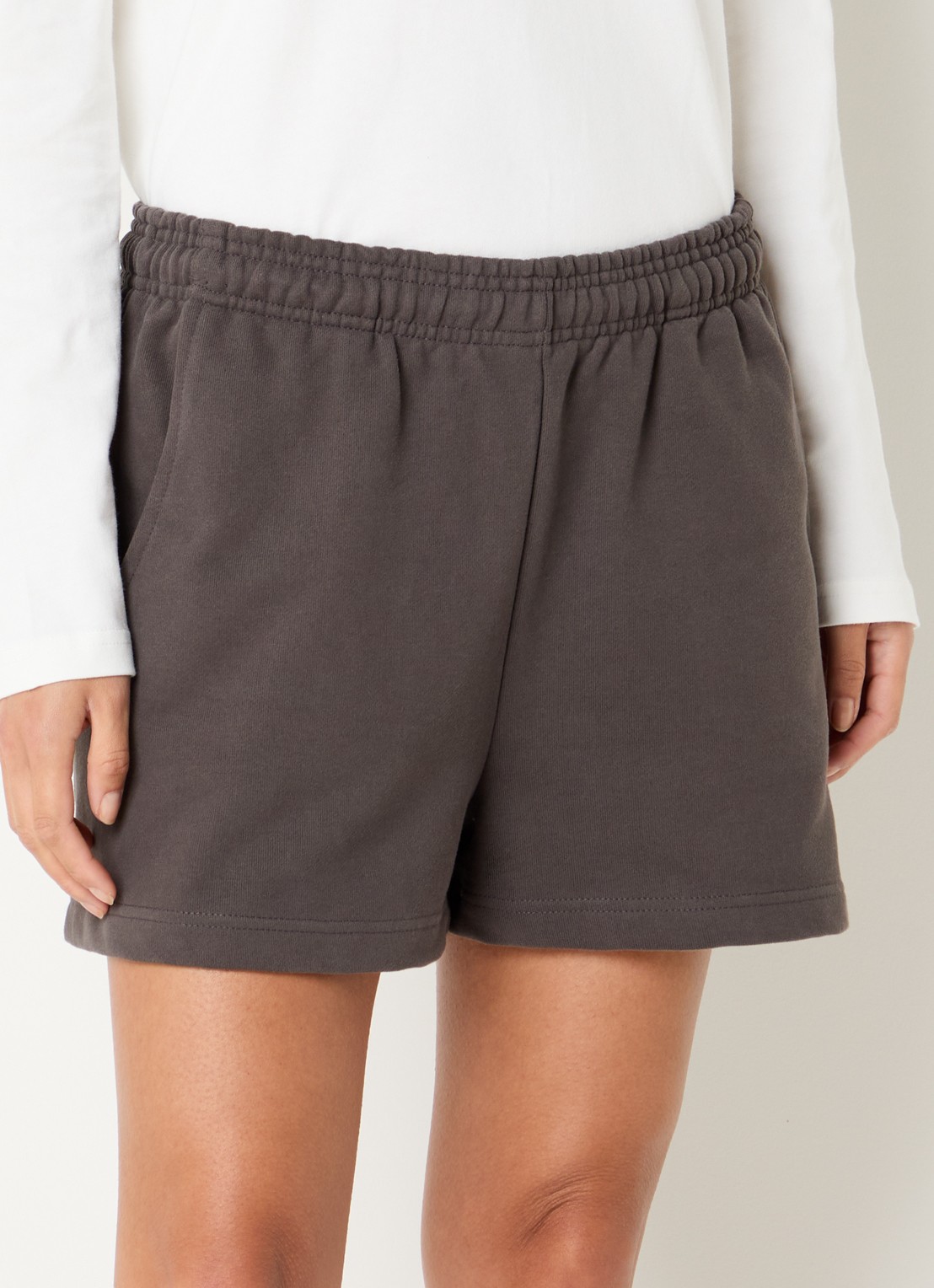 Adanola High waist wide fit korte joggingbroek met steekzakken - detail bruin