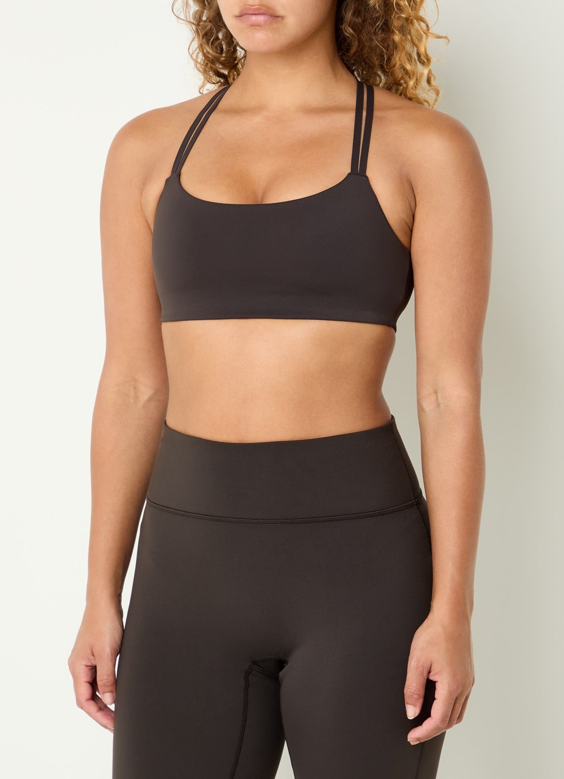 Adanola Ultimate sport bh met medium support en uitneembare vulling - detail donkerbruin