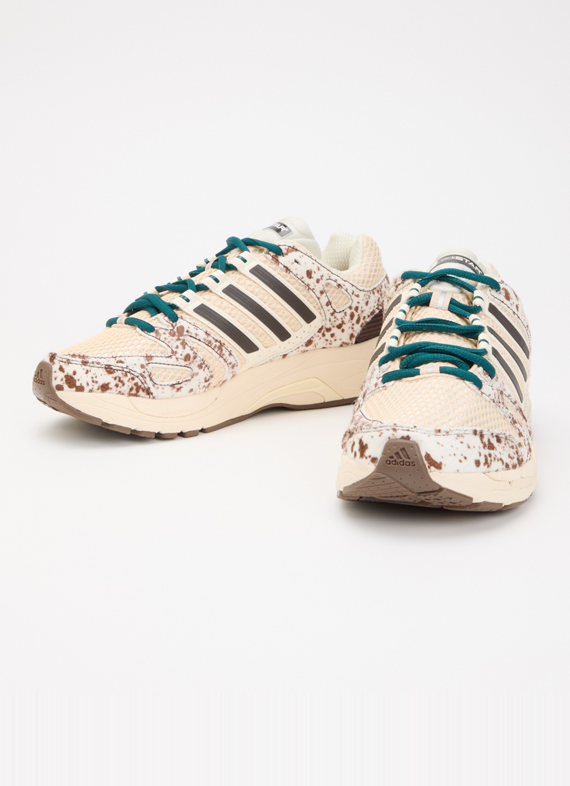 Adidas Adistar Control 5 sneaker met mesh details - detail 2 creme