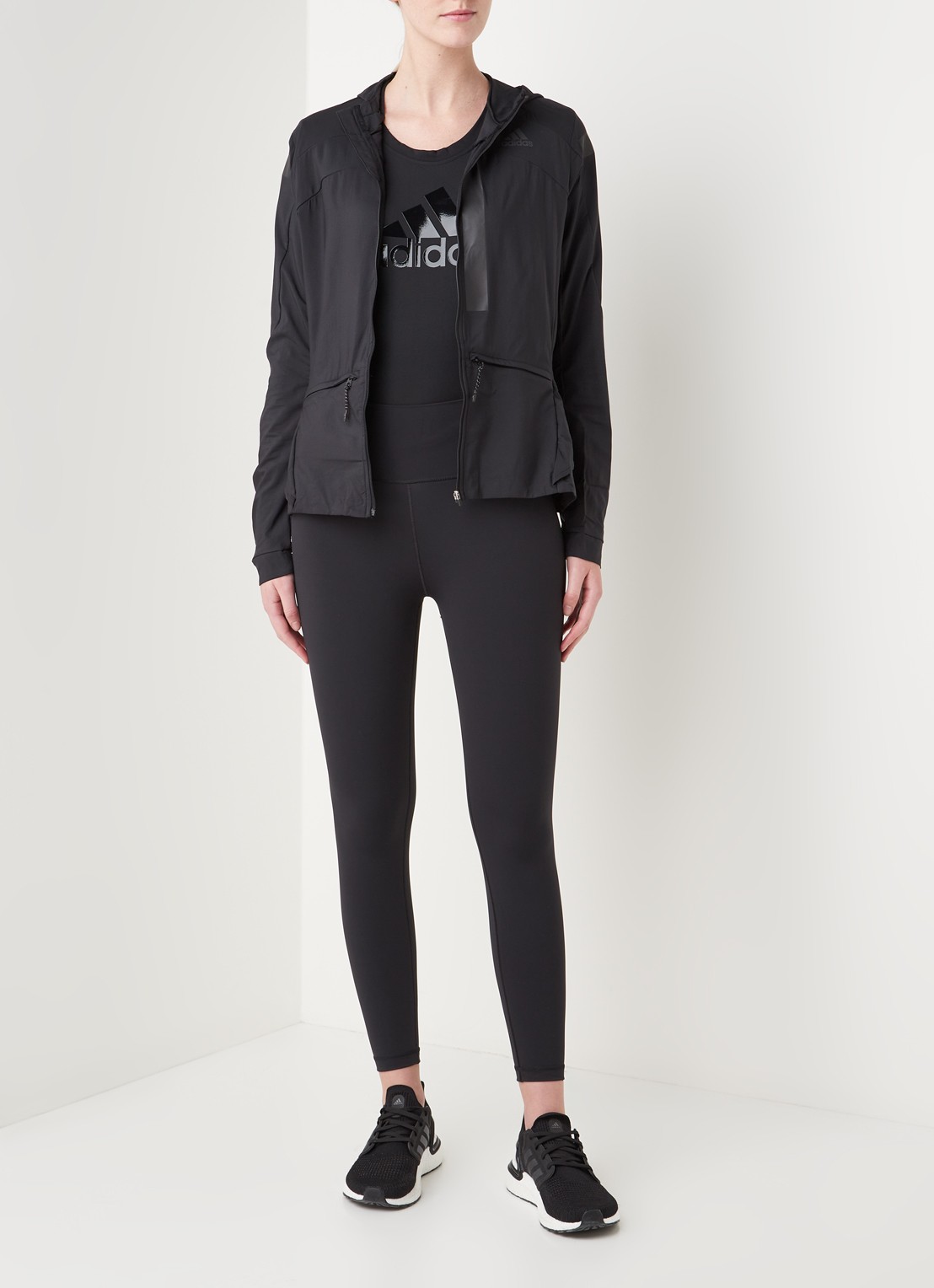 adidas Marathon packaway hardloop jack met capuchon - voorkant 2 zwart