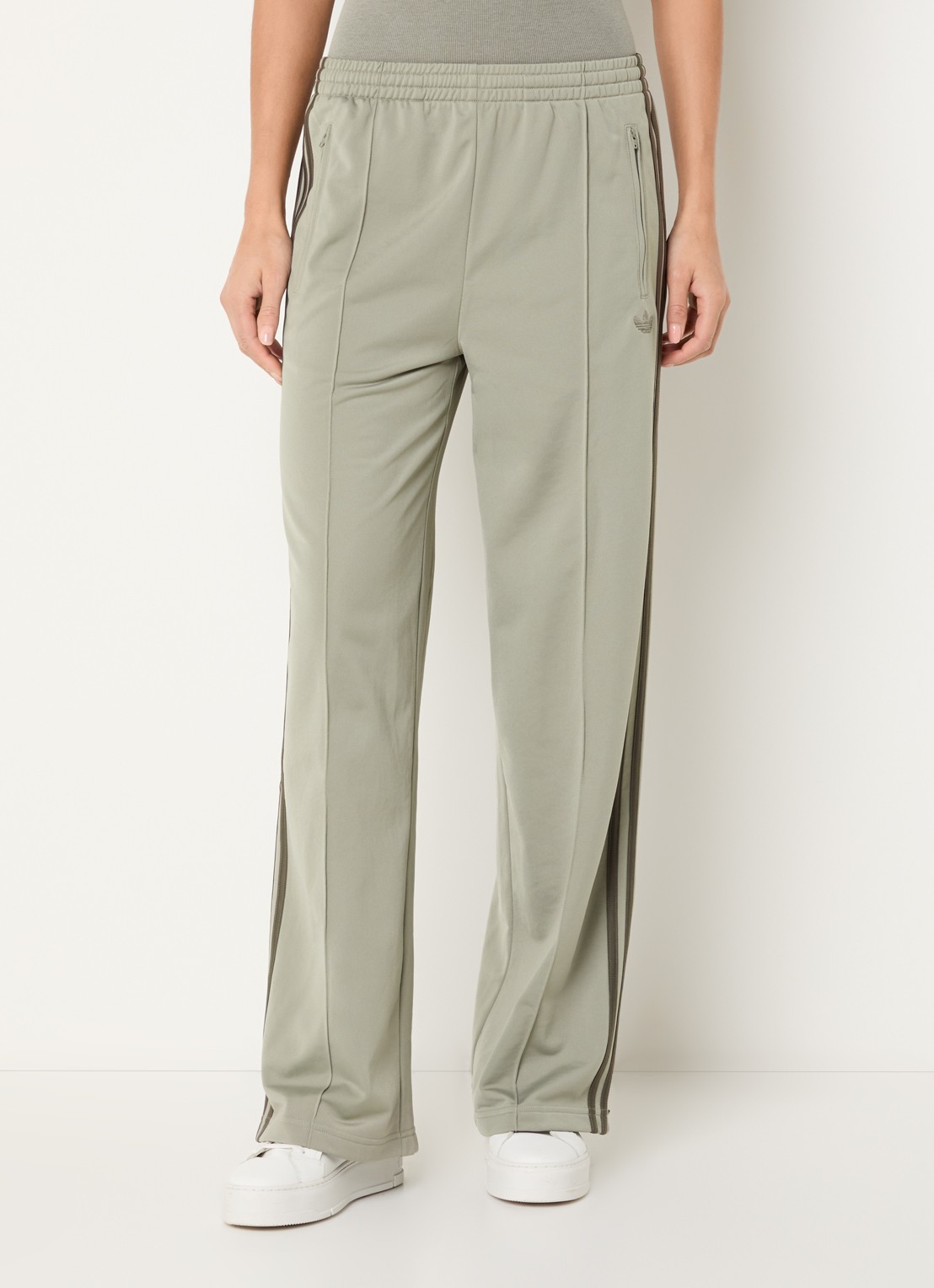 adidas Mid waist loose fit joggingbroek met ritszakken - detail lindegroen