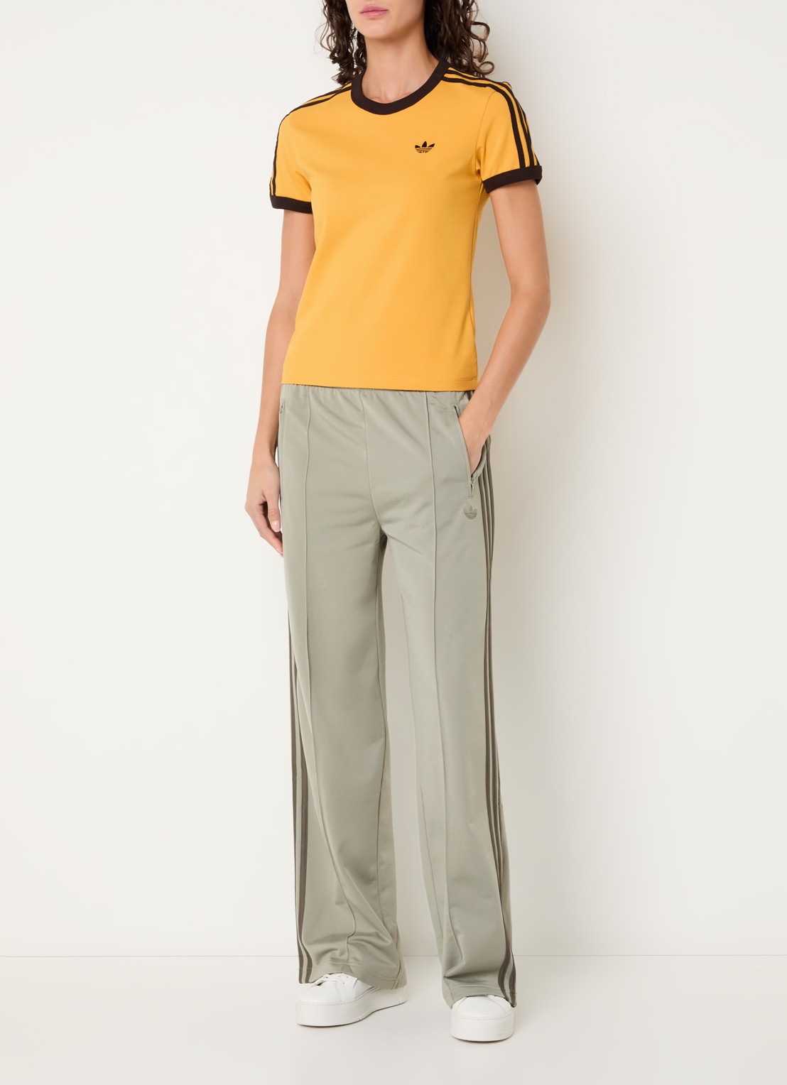 adidas T-shirt met logo - voorkant 4 geel