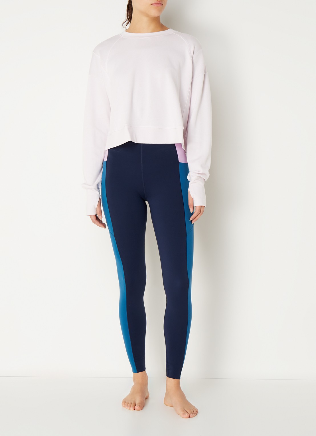 After Class Cropped sweater in biologische katoenblend - voorkant 2 lichtroze
