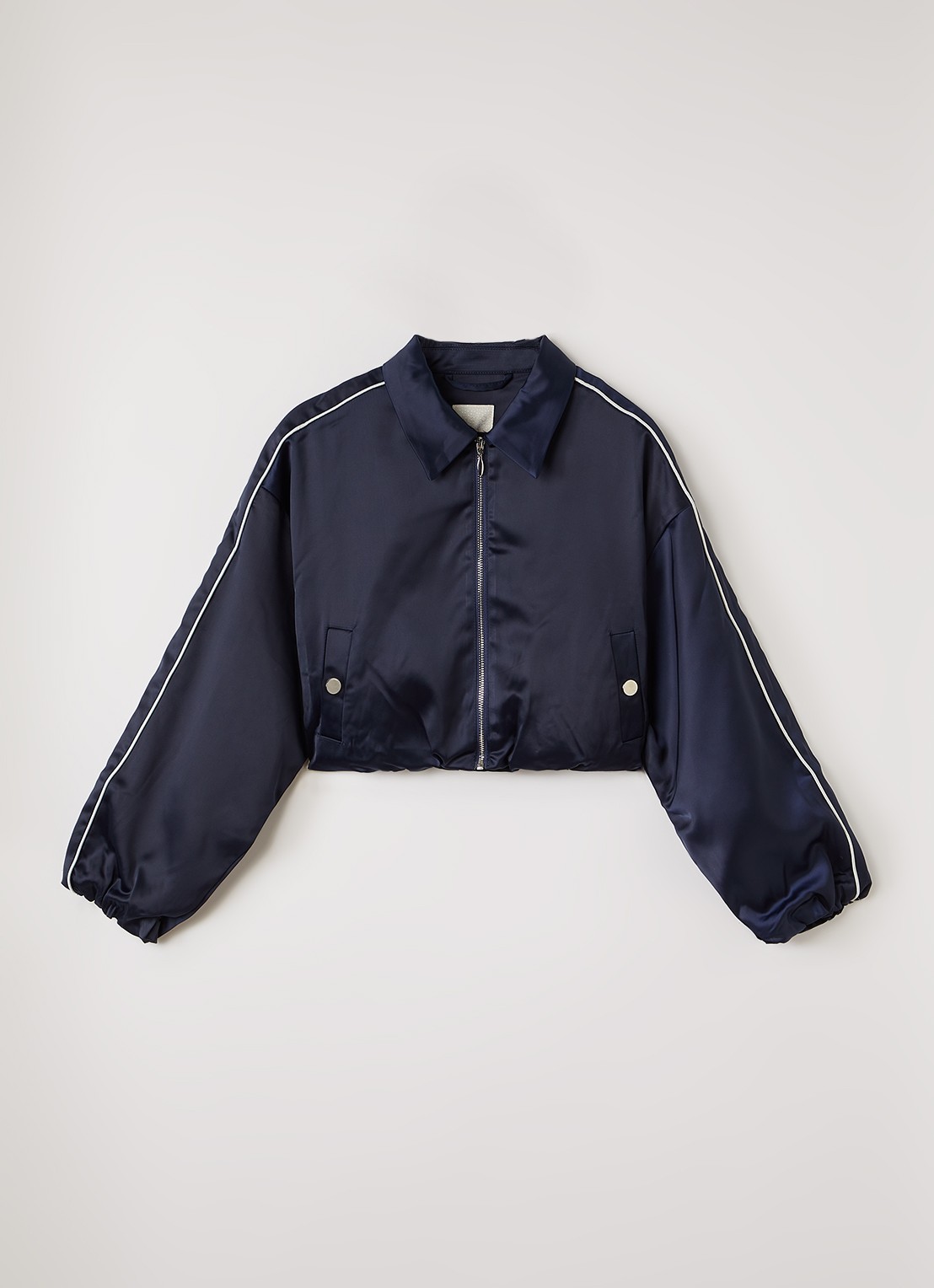 AI&KO Ilka cropped bomberjack van satijn - voorkant 2 donkerblauw