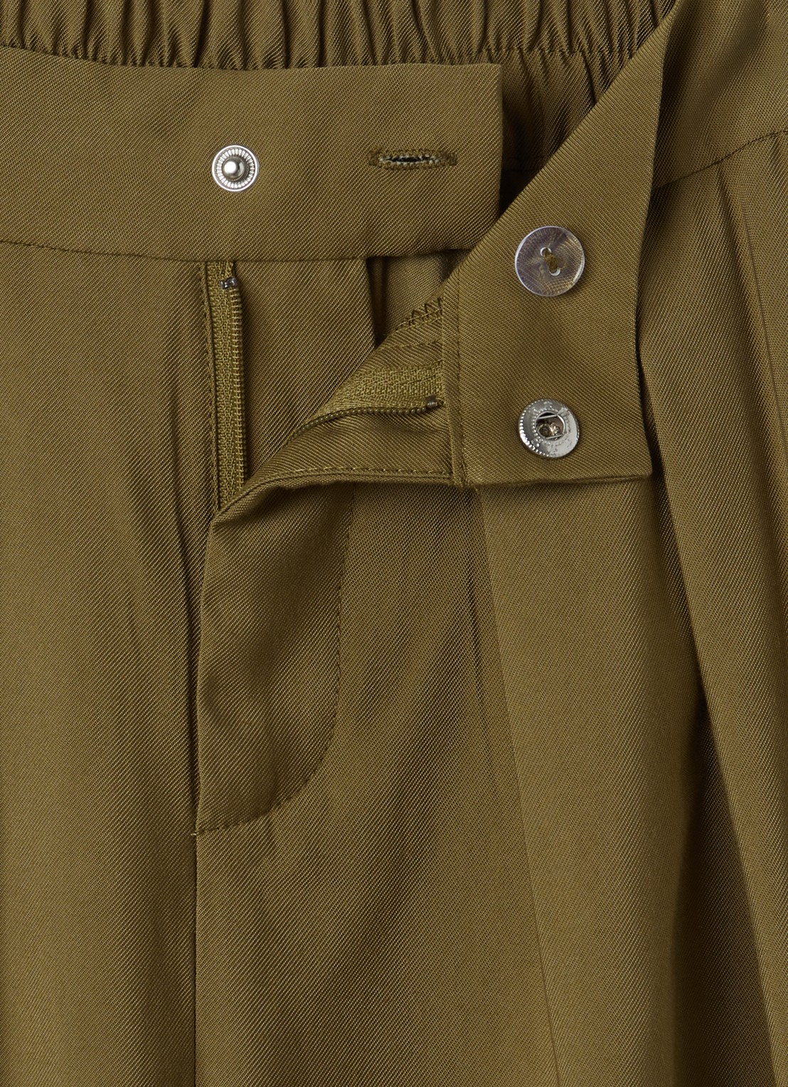 AI&KO Reza wide fit cargobroek met klepzakken - detail mosgroen