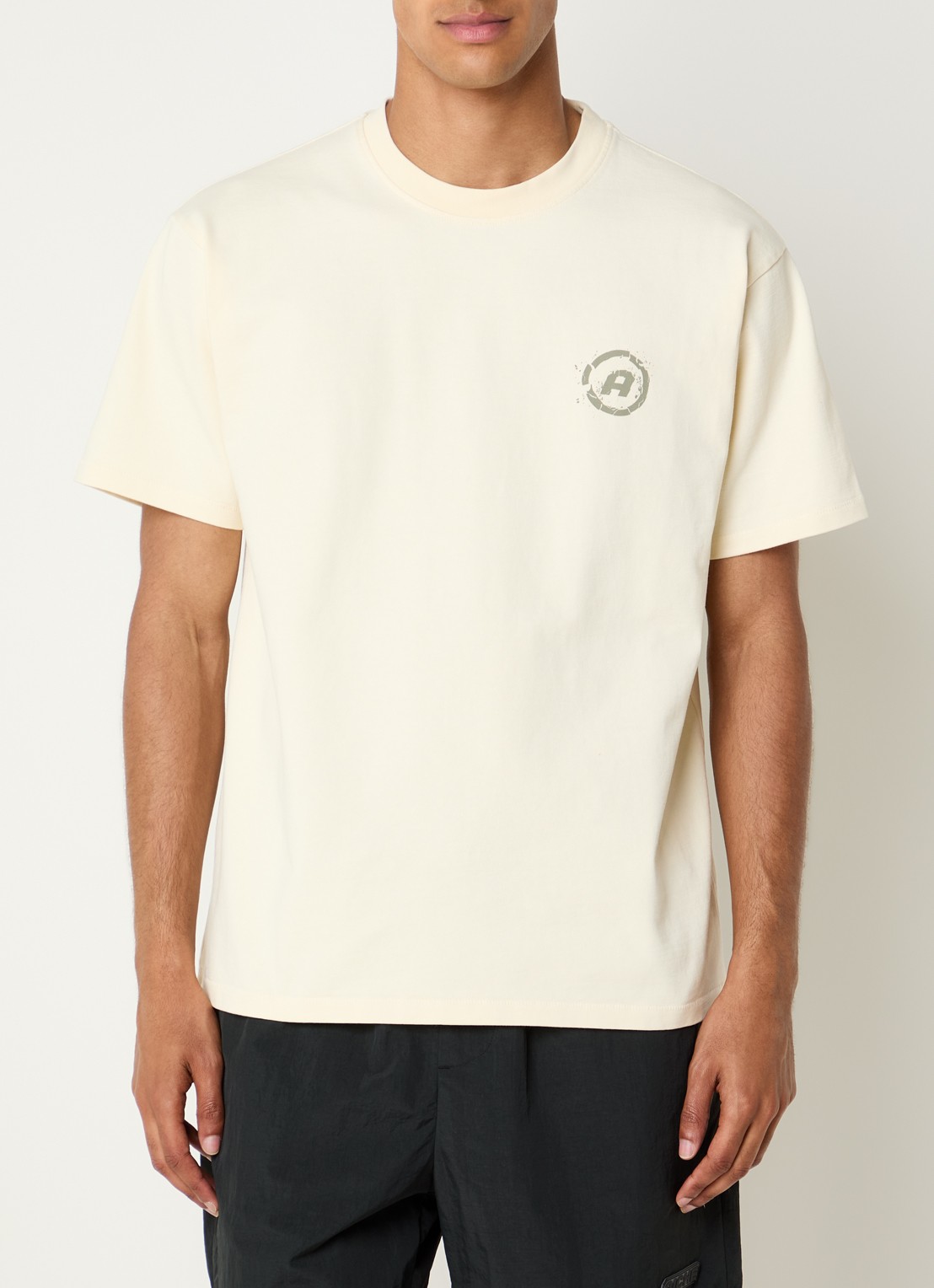 Aiche Broken Pieces T-shirt met logo- en backprint - achterkant gebroken wit