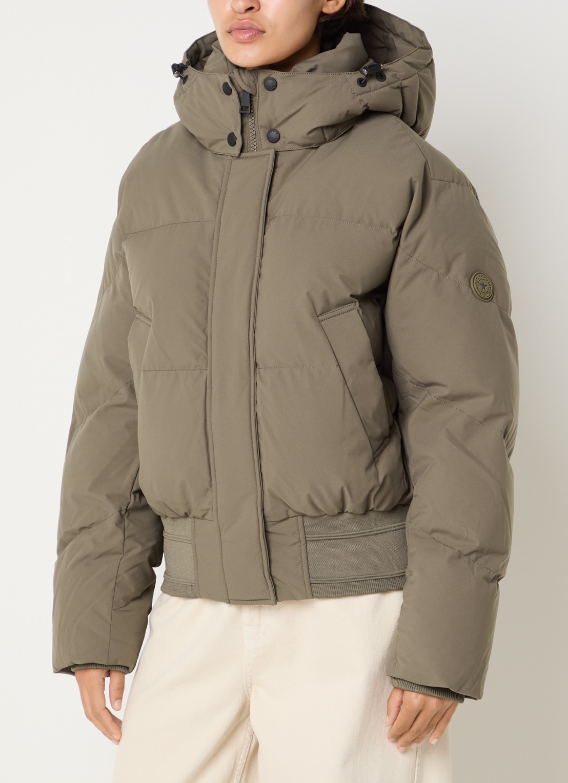 Airforce Bex gewatteerd bomberjack met afneembare capuchon en waterafstotende coating - detail khaki