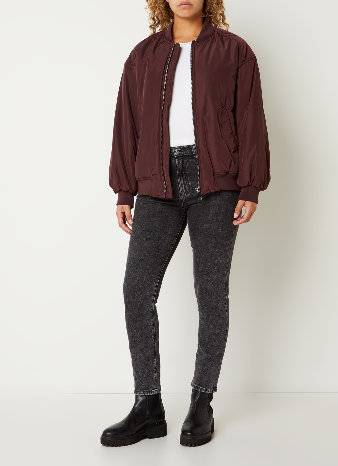 Airforce Bobby bomberjack met logo - voorkant 3 aubergine